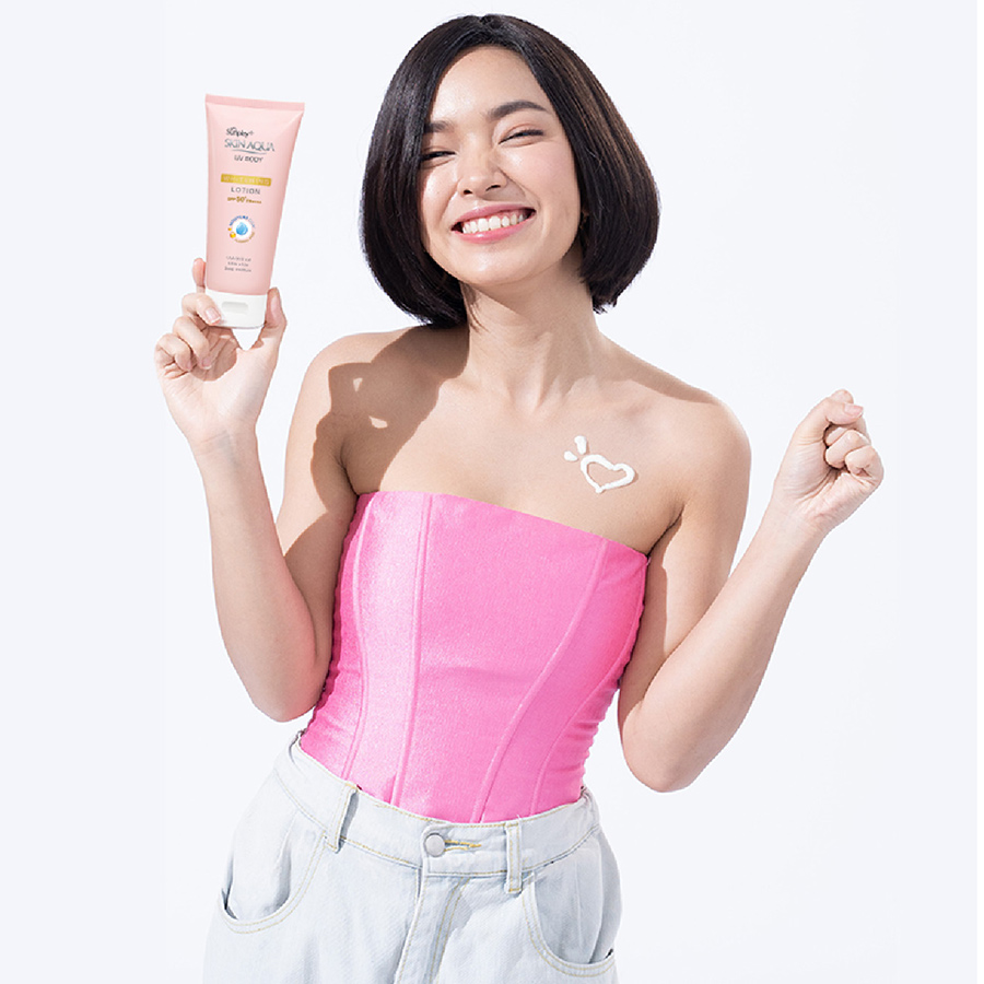Kem Chống Nắng Dưỡng Thể Trắng Mịn Sunplay Skin Aqua Uv Body Whitening Lotion SPF 50+ Pa++++
