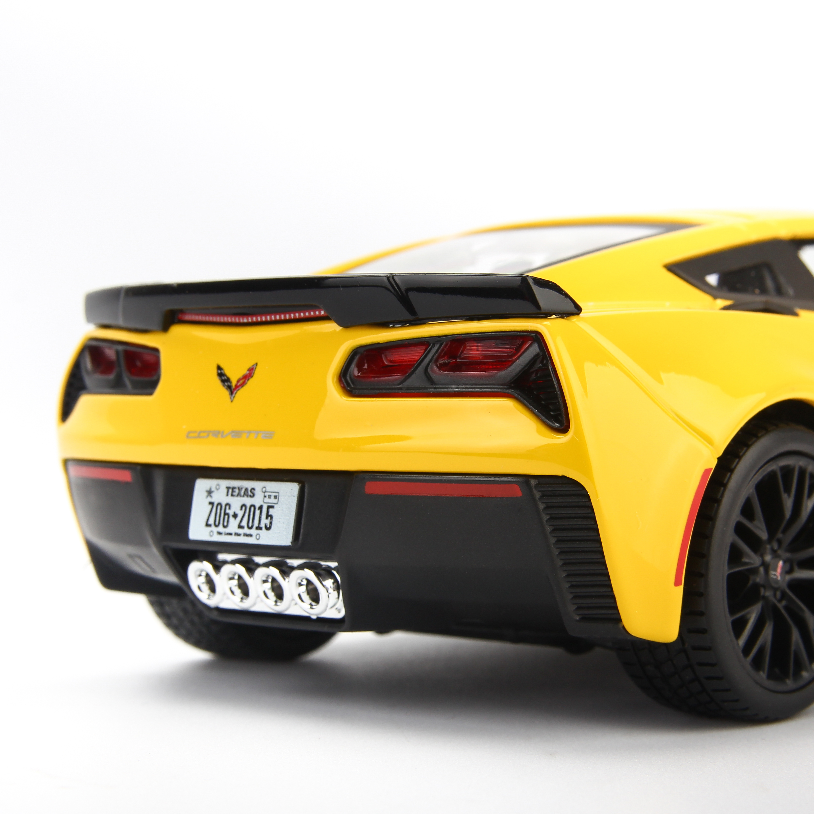 Mô Hình Xe Corvette Z06 Yellow 1:24 Maisto MH-31133