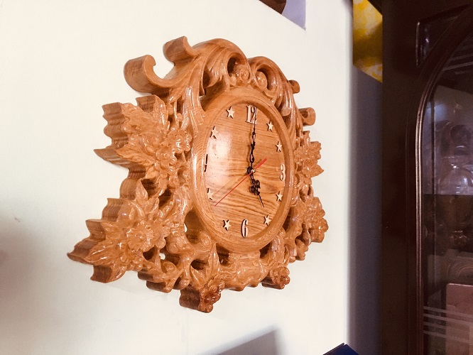 Đồng hồ Gỗ Pơ Mu nguyên khối - Vân gỗ đẹp tự nhiên - thiết kế tinh xảo - sang trọng - thẩm mỹ cao