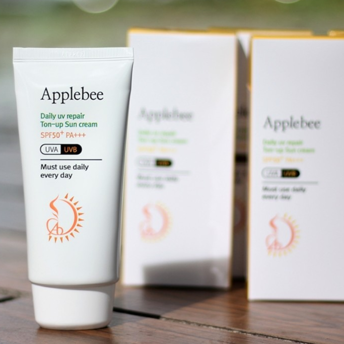 Kem chống nắng kết hợp kem nền Applebee Daily UV repair Ton-up Sun cream SPF50+PA+++ Hàn Quốc