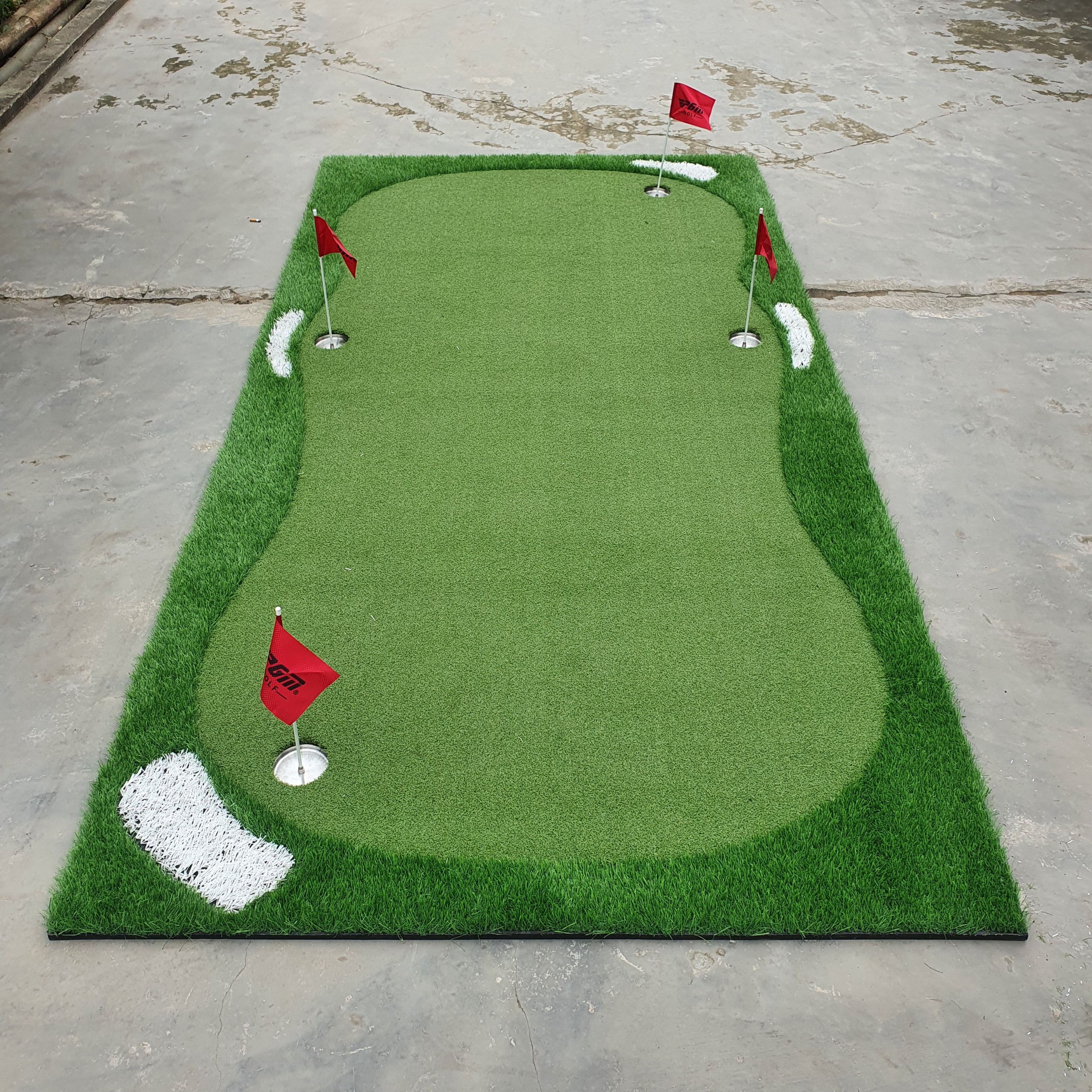 Bộ Thảm tập Putting Golf [1,5m x 3,0m], Dày 3 cm: Kèm 4 lỗ inox và cờ cao cấp, bền bỉ, đàn hồi tốt.