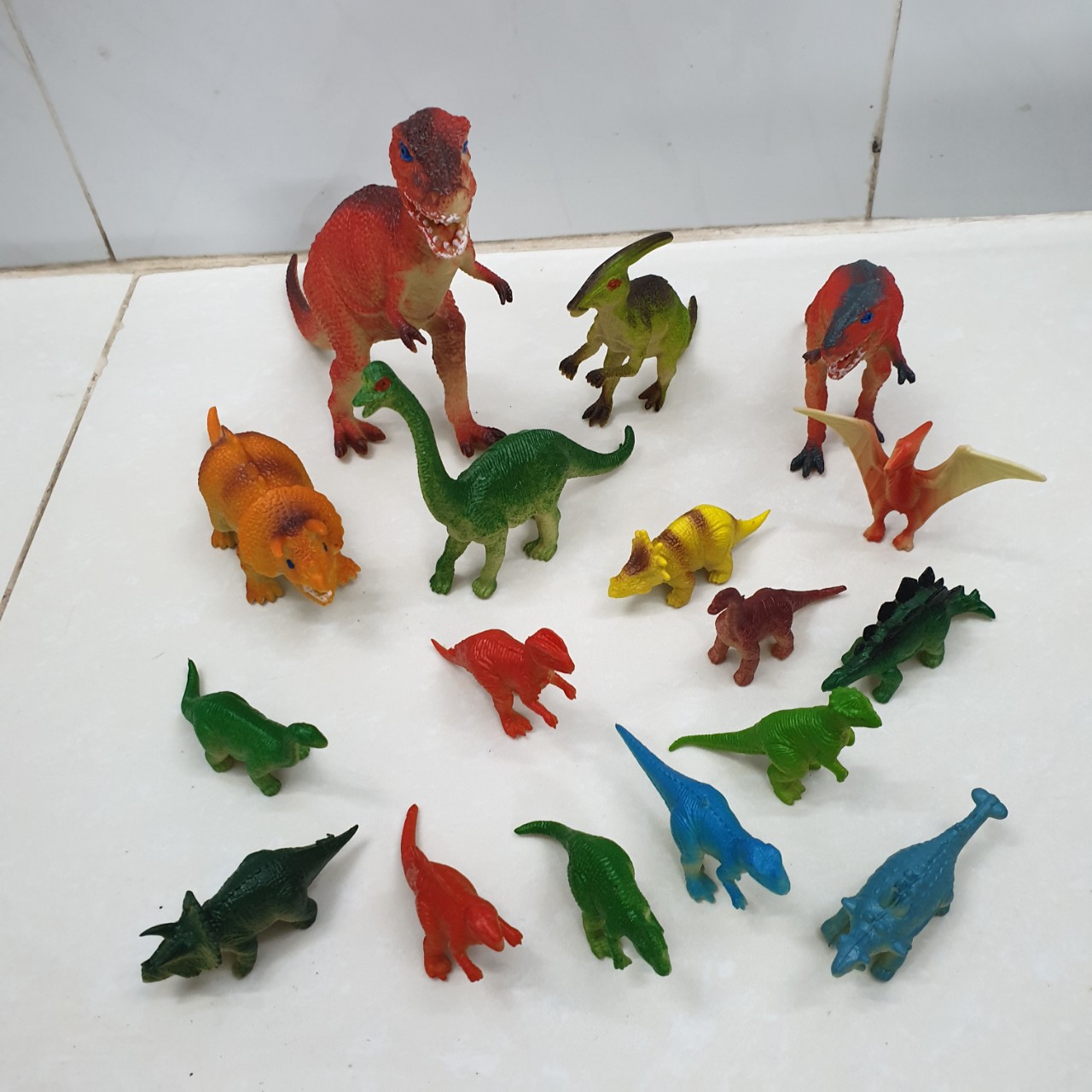 Bộ 16 mô hình khủng long kỉ Jurassic World Dinosaurs dành cho bé 5 tuổi trở lên làm đồ chơi, kích thích trí tò mò, tăng khả năng ghi nhớ và học hỏi về thế giới khủng long