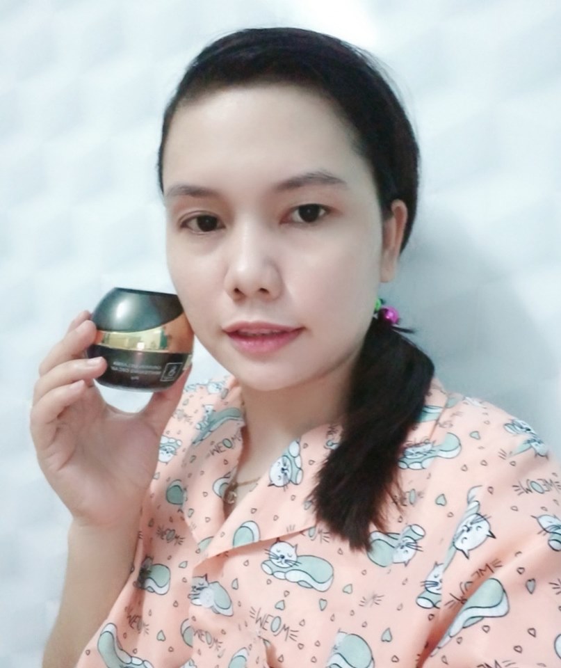 Kem Dưỡng Trắng Dưỡng Ẩm Da Ngày Đêm Crystal Clear Whitening Cream Oriskin