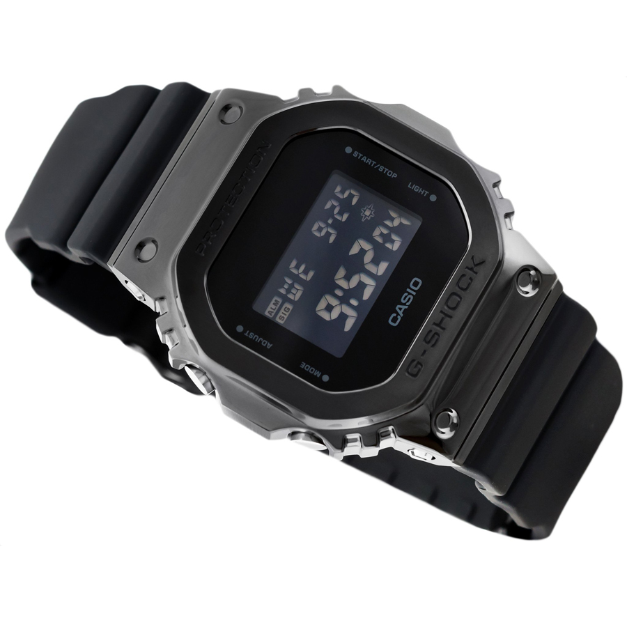 Đồng hồ nam dây nhựa Casio G-Shock chính hãng GM-5600B-1DR (43mm)