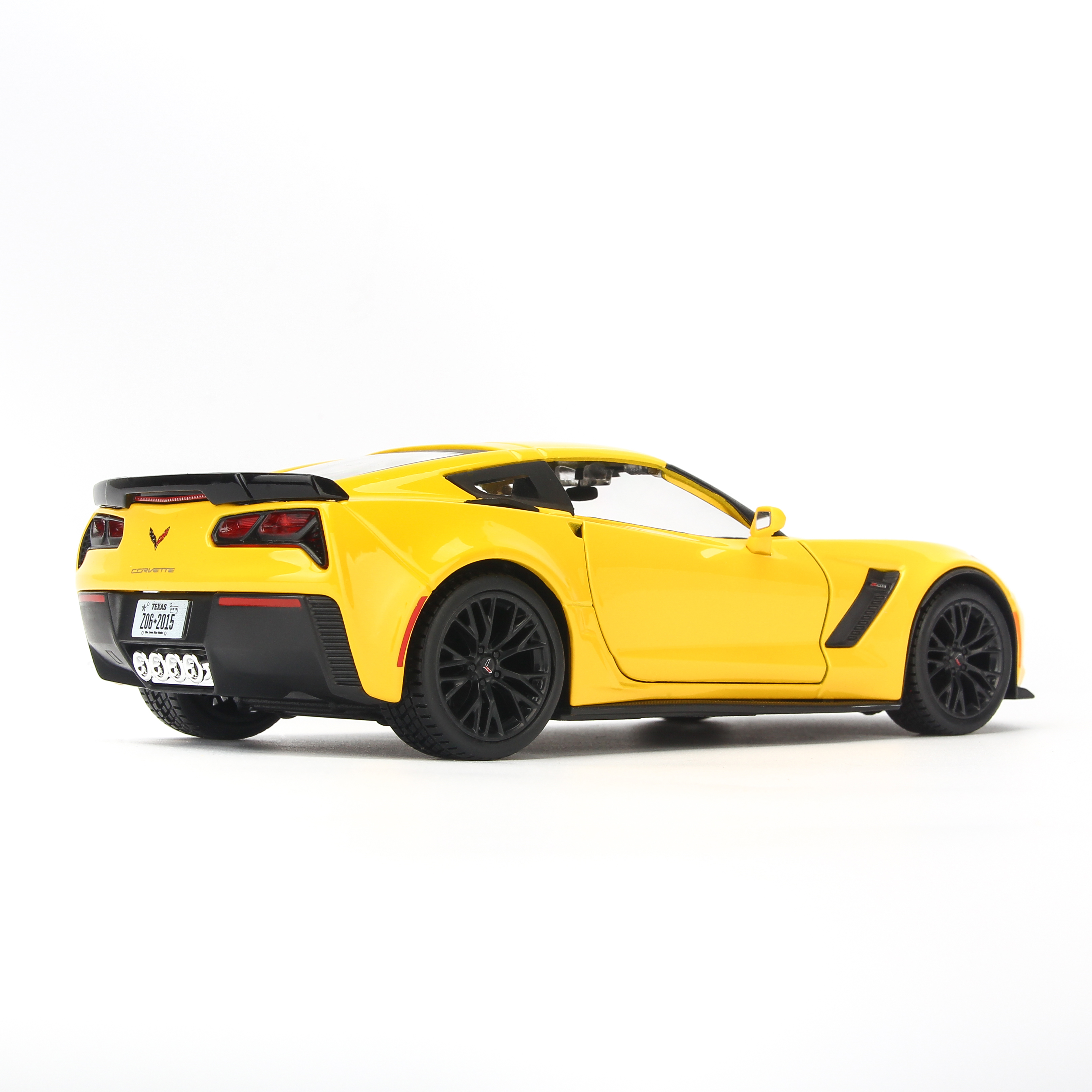 Mô Hình Xe Corvette Z06 Yellow 1:24 Maisto MH-31133