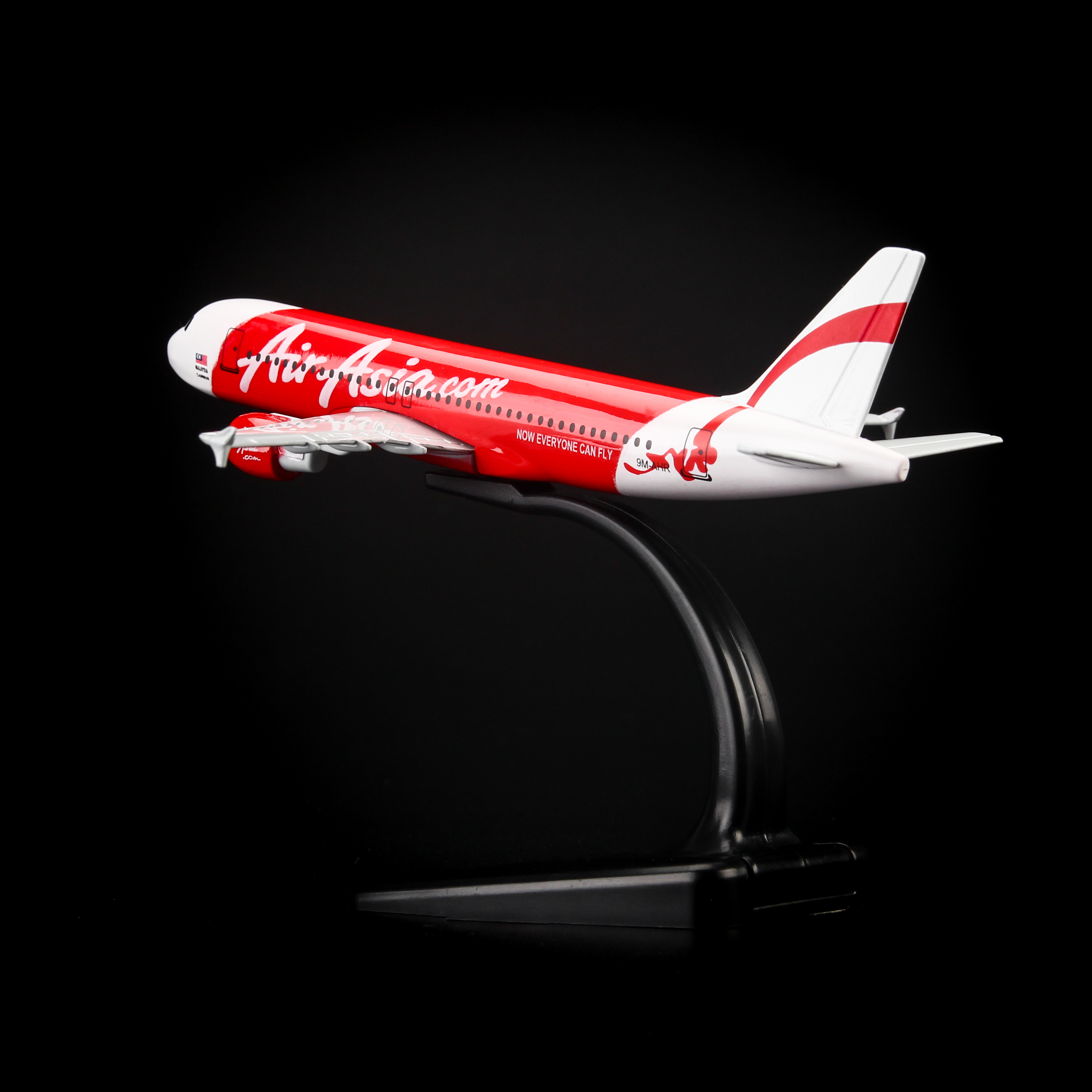 Mô hình máy bay AirAsia (16cm) - Trắng, Đỏ