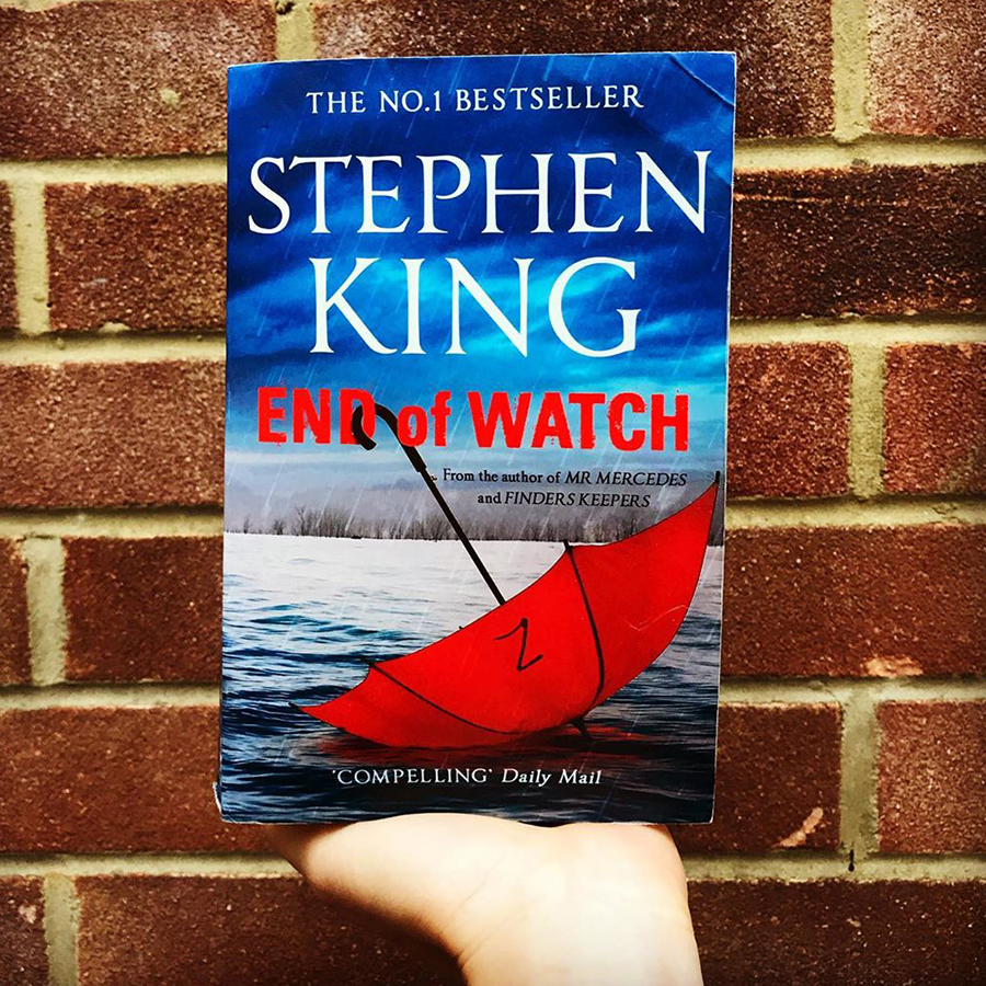 Stephen King: End of Watch (A Novel 3 of 3 in the Bill Hodges Trilogy Series)