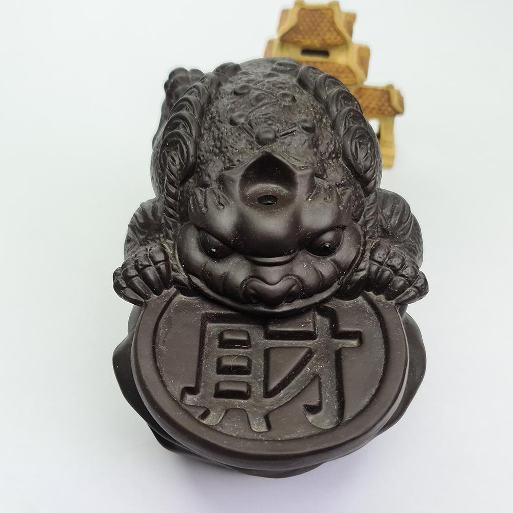 Thác Khói Trầm Hương Thiềm Thừ Ngậm Tiền