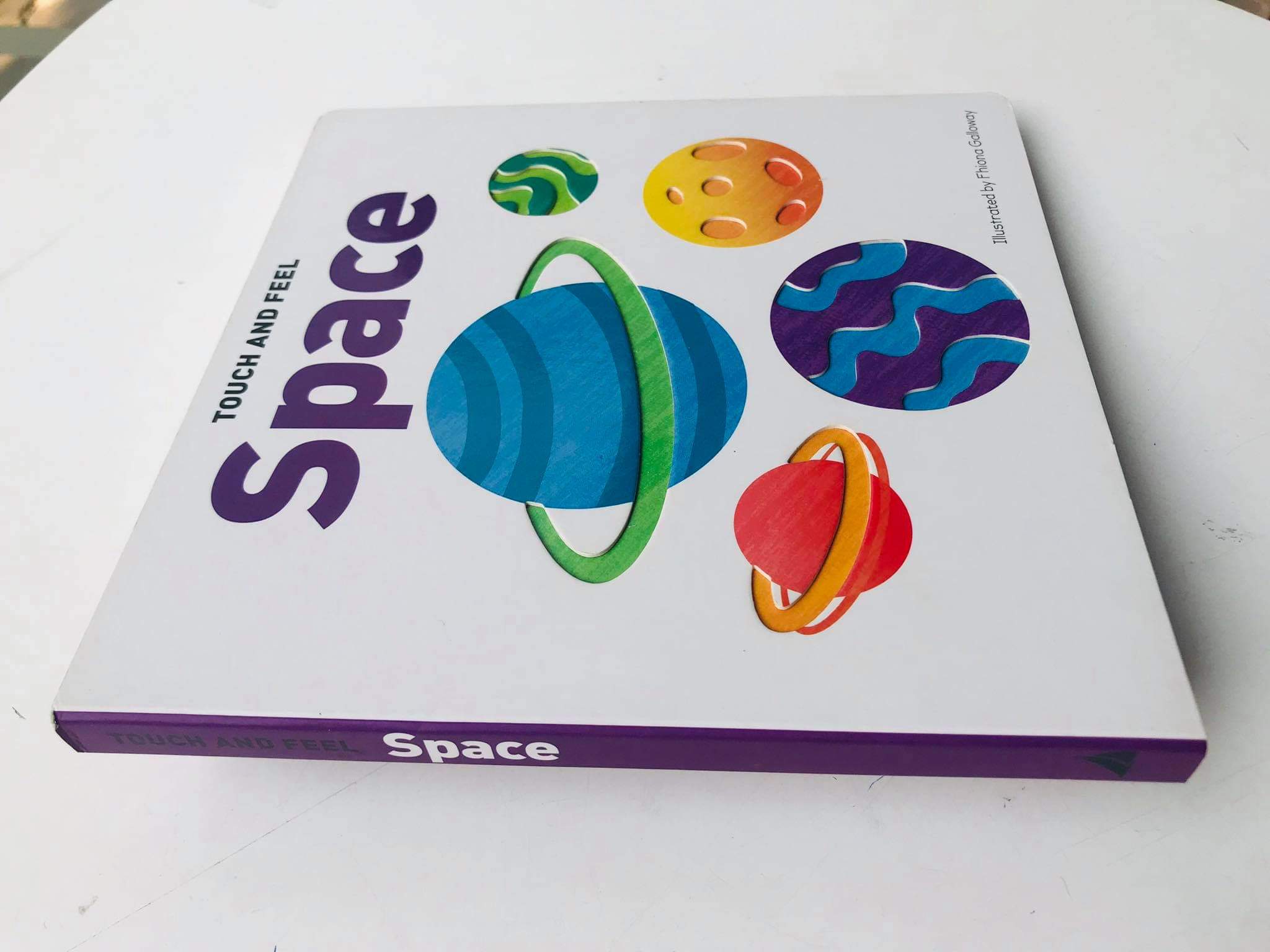 [Sách nhập khẩu ] : Touch &amp; Feel Board Book Space -  chủ đề không gian ( 500g )