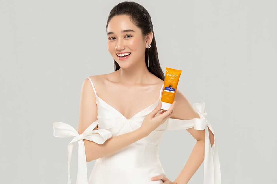 KEM CHỐNG NẮNG ESUNVY PLUS SUN CARE BODY WHITENING CREAM SPF50+/PA++++ - Chống nắng tối ưu, dưỡng trắng chuyên sâu - Tuýp 70g