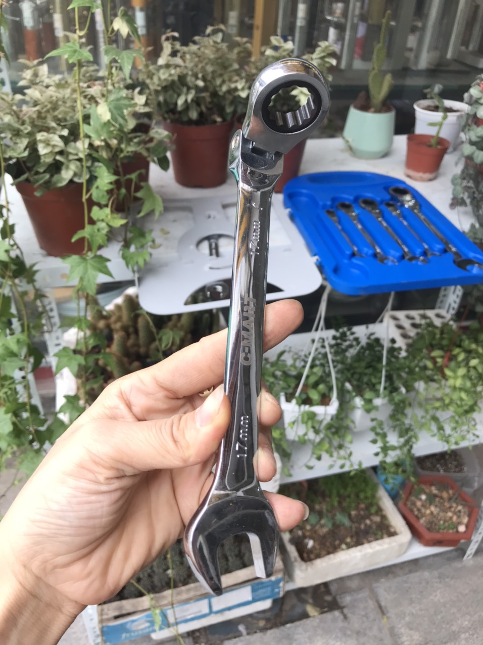 BỘ 7 CỜ LÊ C-MART T0009 LẮC LÉO GẬT GÙ TỰ ĐỘNG
