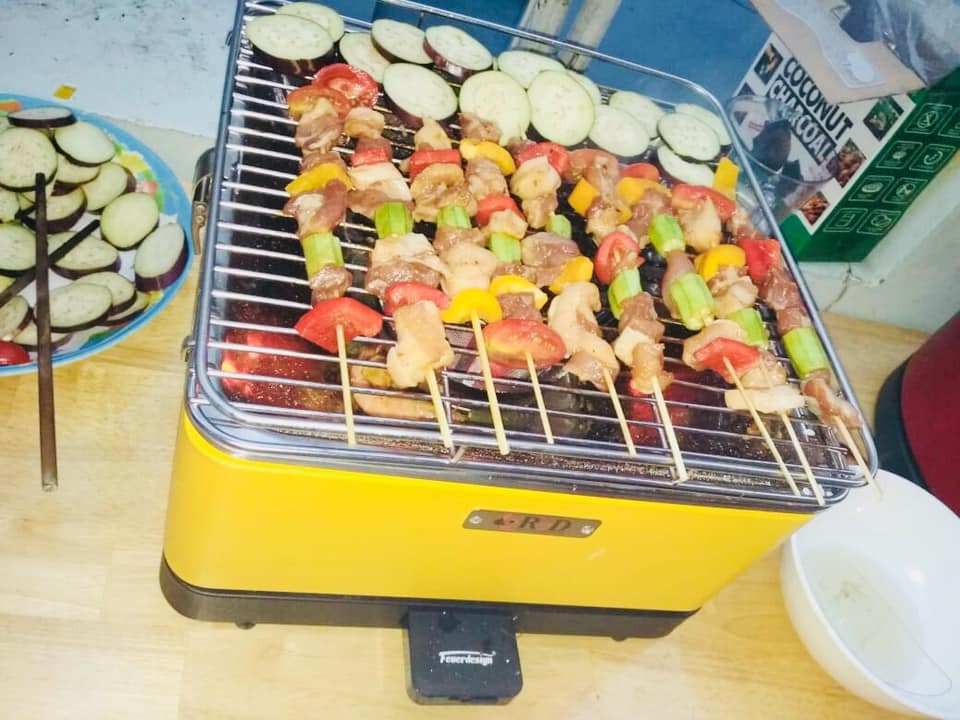 Than gáo dừa không khói chính hãng R2D hộp 4 KG than nướng BBQ an toàn cho sức khoẻ gia đình bạn