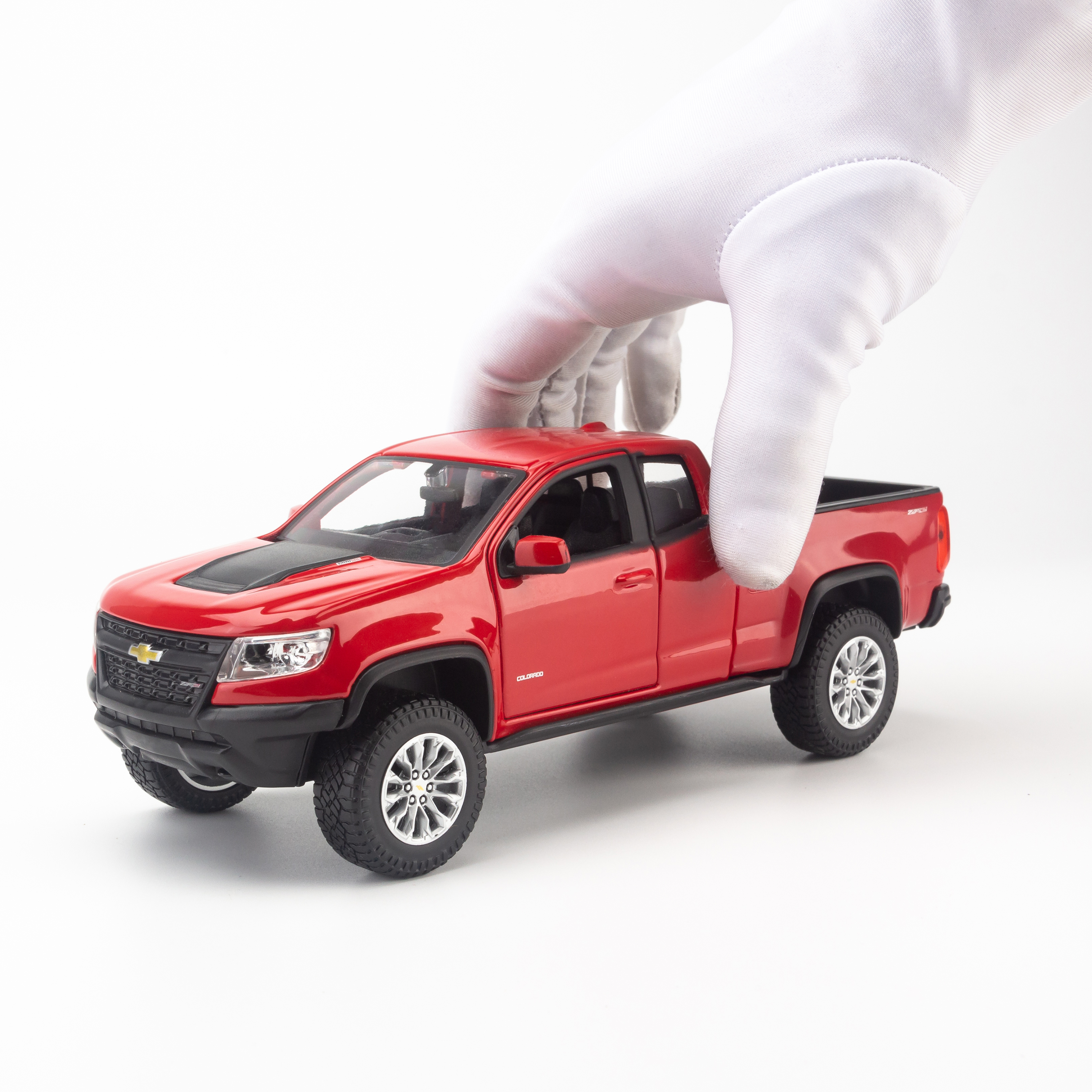 Mô Hình Xe Chevrolet Colorado ZR2 Red 1:24 Maisto MH-31517