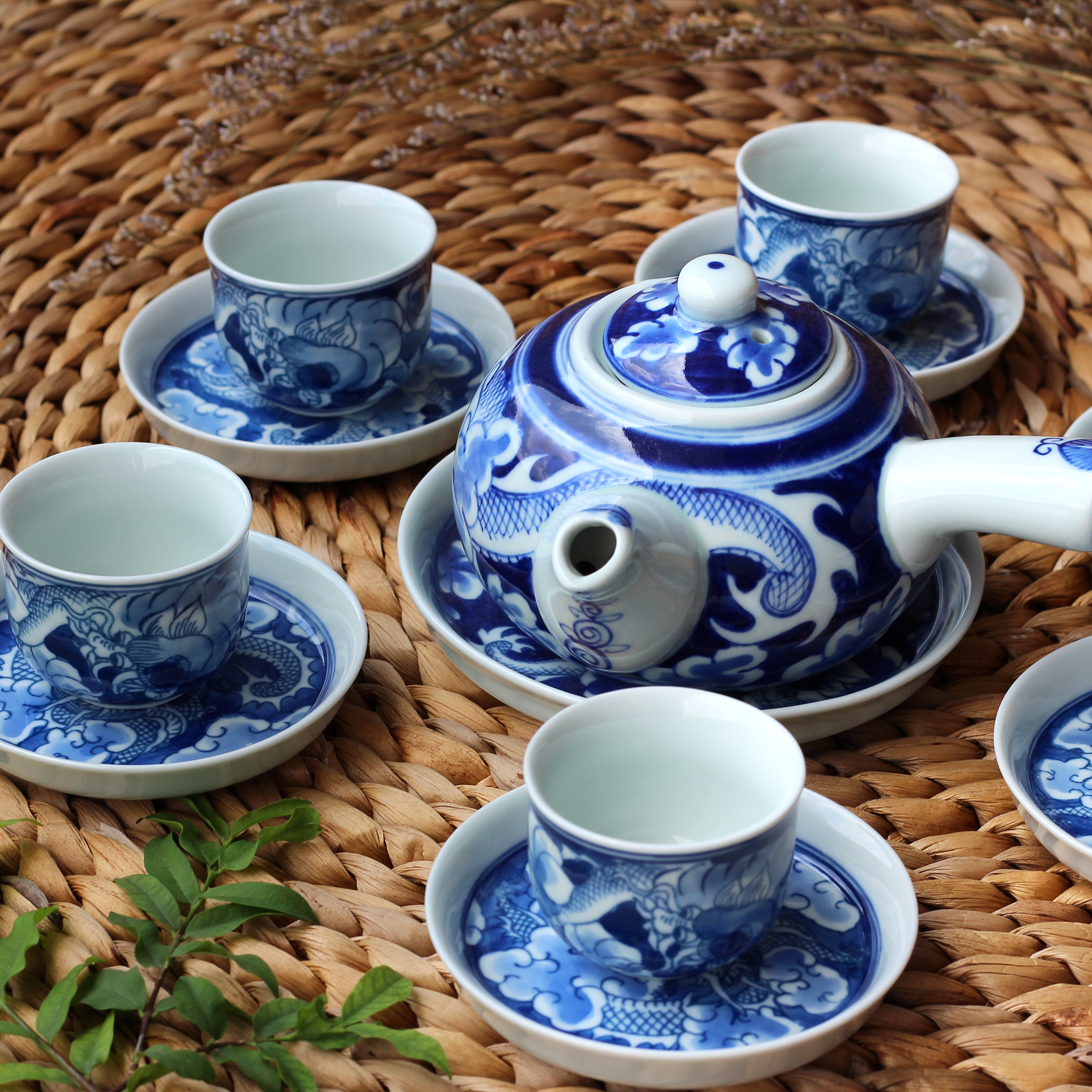 Bộ bình trà ngang tách rồng men trắng MNV-TS523
