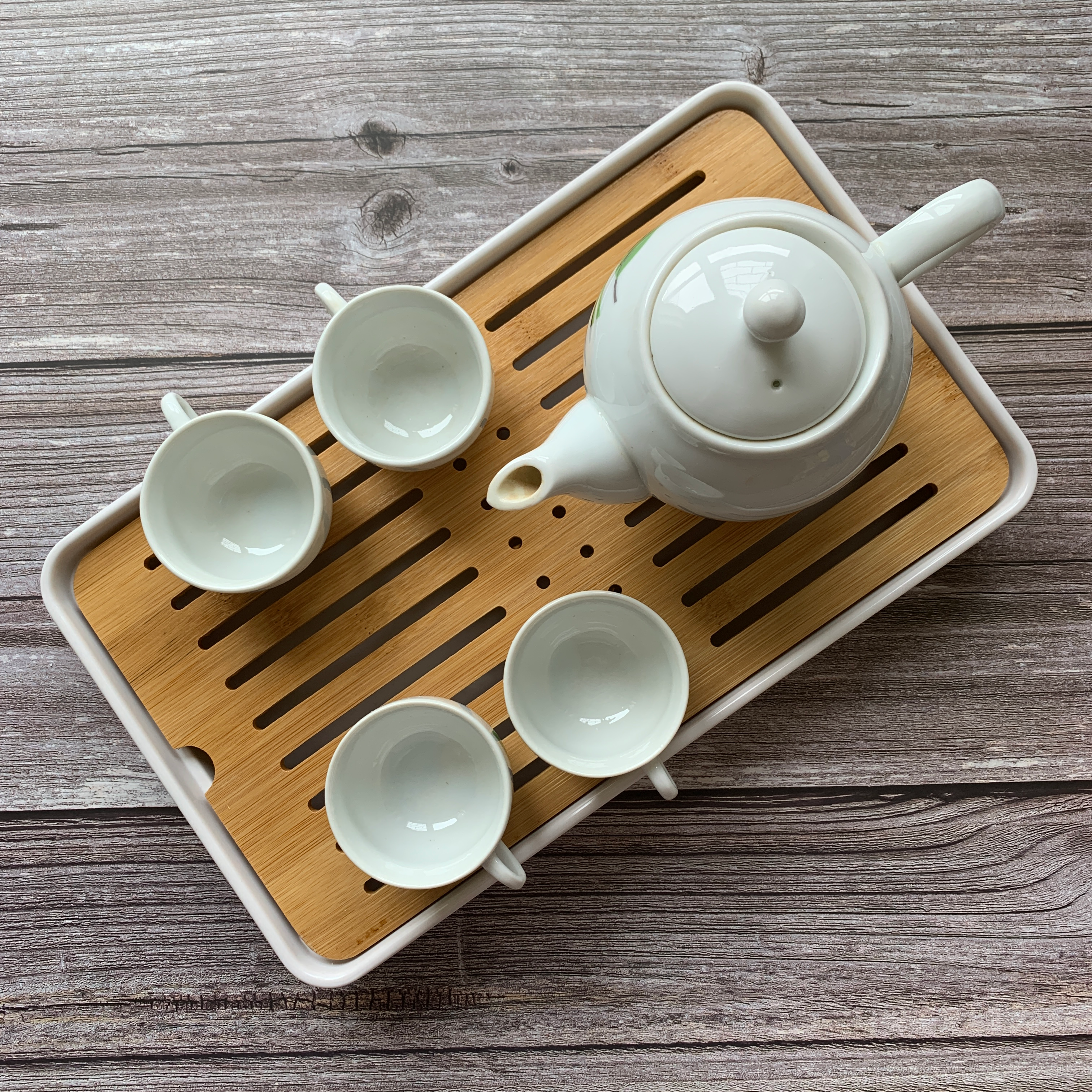 Khay trà bàn trà tre có khay đựng nước tiện lợi Cao Cấp - Chứa được 750ml - Trắng