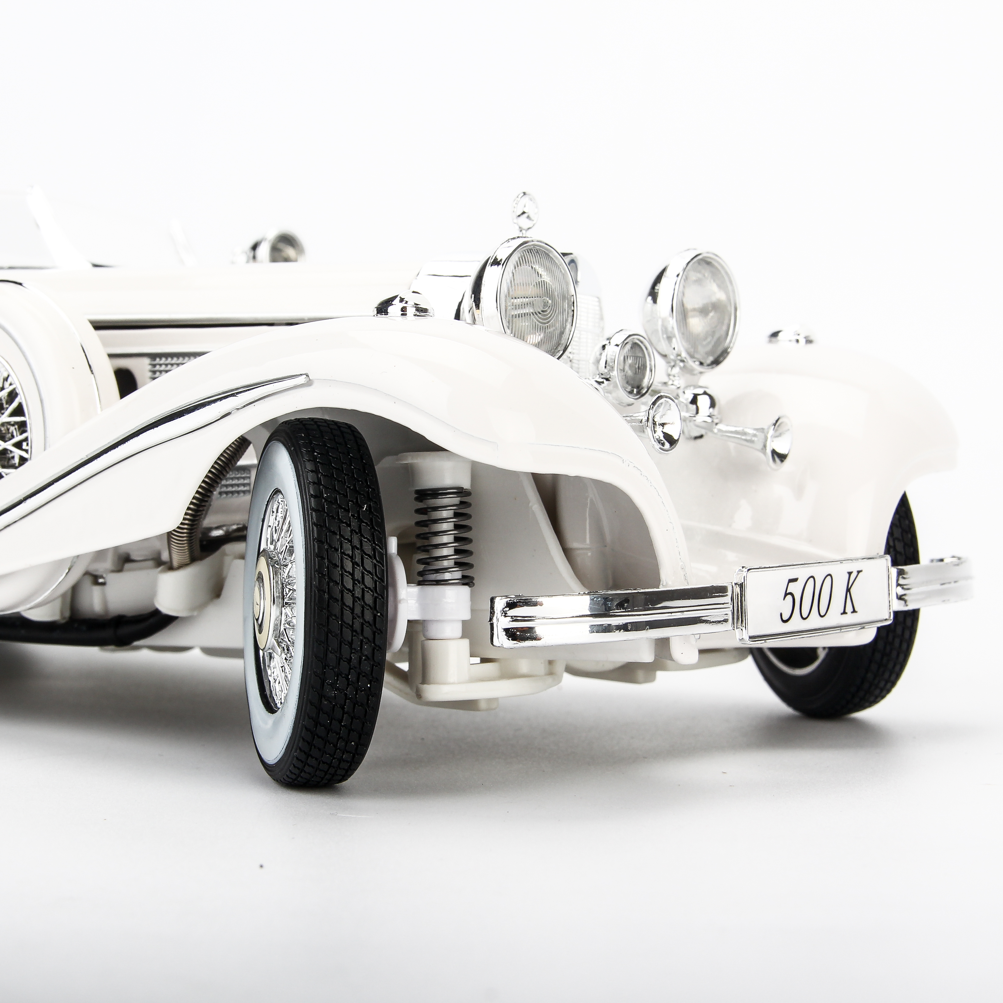 Mô Hình Xe Mercedes-Benz 500K TYP Special Roadster White 1:18 Maisto- MH 36055