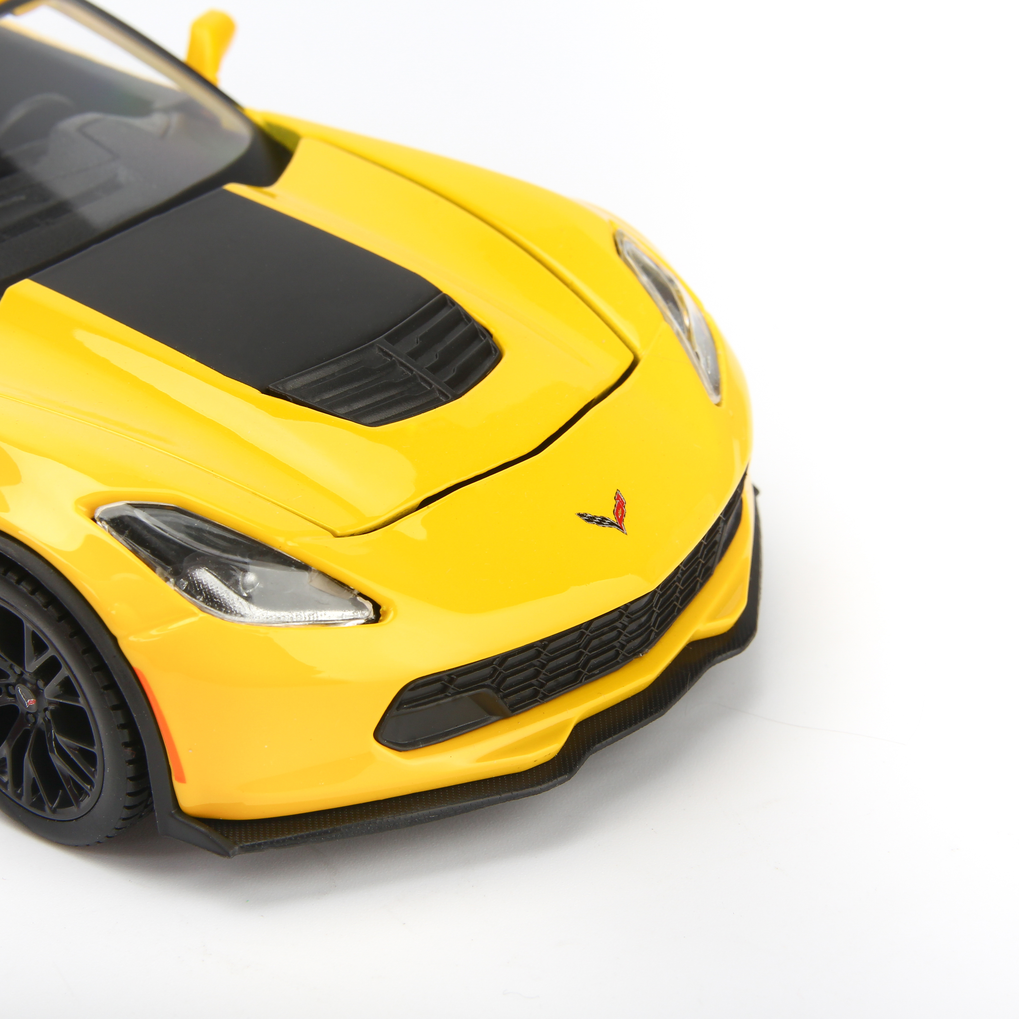 Mô Hình Xe Corvette Z06 Yellow 1:24 Maisto MH-31133