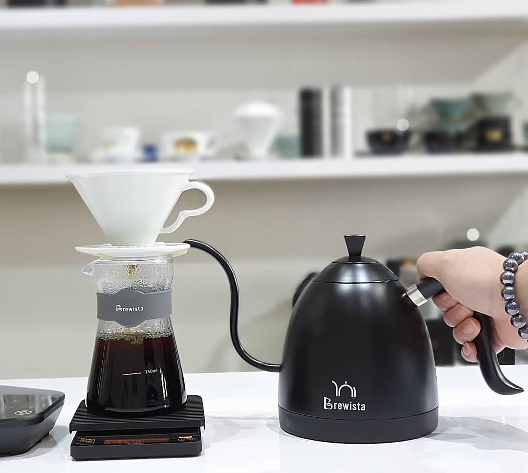 Ấm đun cảm ứng chuyên dụng rót cà phê Brewista Kettle 600ml - Đen tuyền