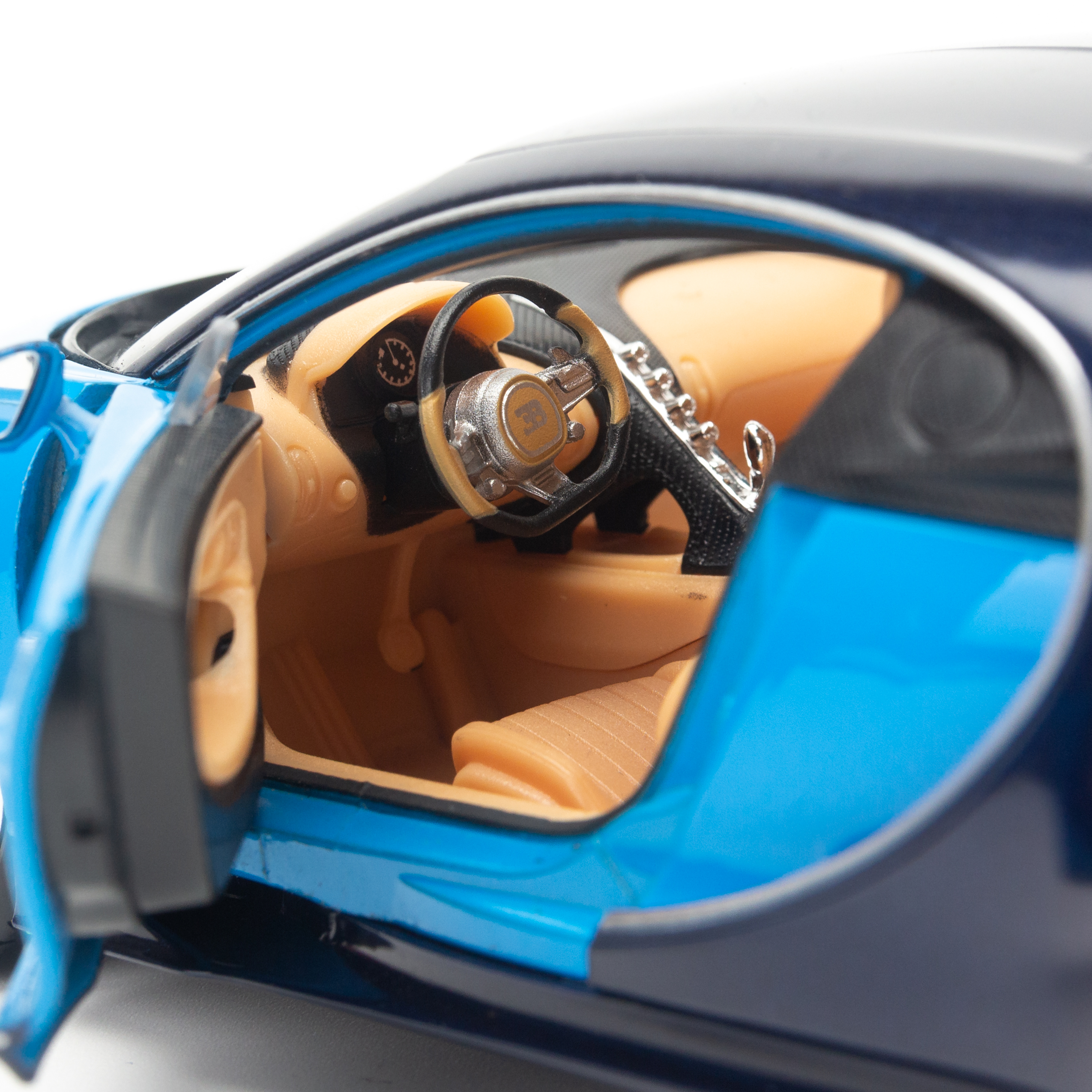 Mô hình xe Bugatti Chiron 1:24 Welly FX