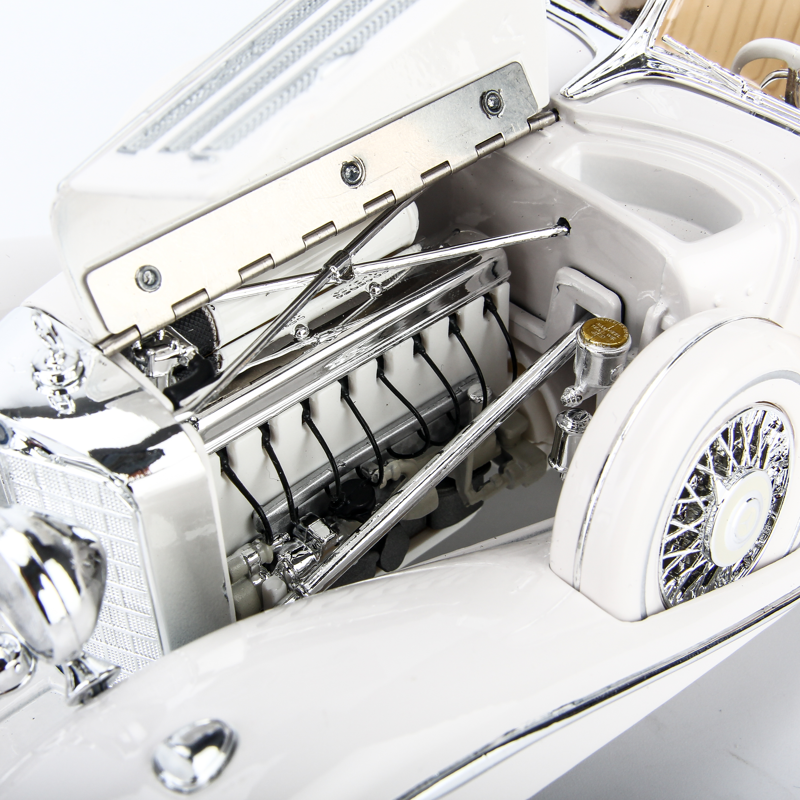 Mô Hình Xe Mercedes-Benz 500K TYP Special Roadster White 1:18 Maisto- MH 36055