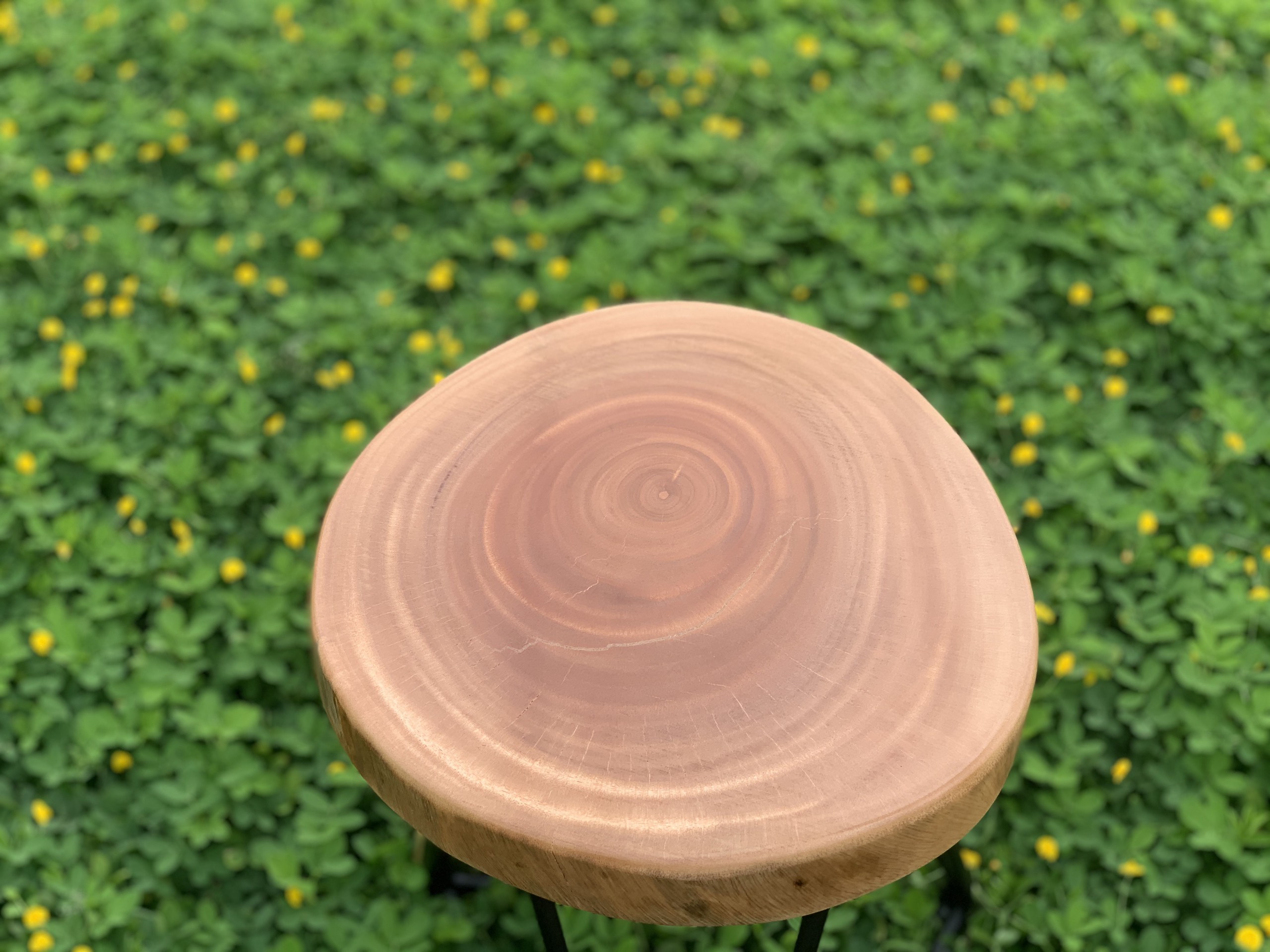Ghế gỗ cho bàn trà, bàn cà phê chân sắt tam giác