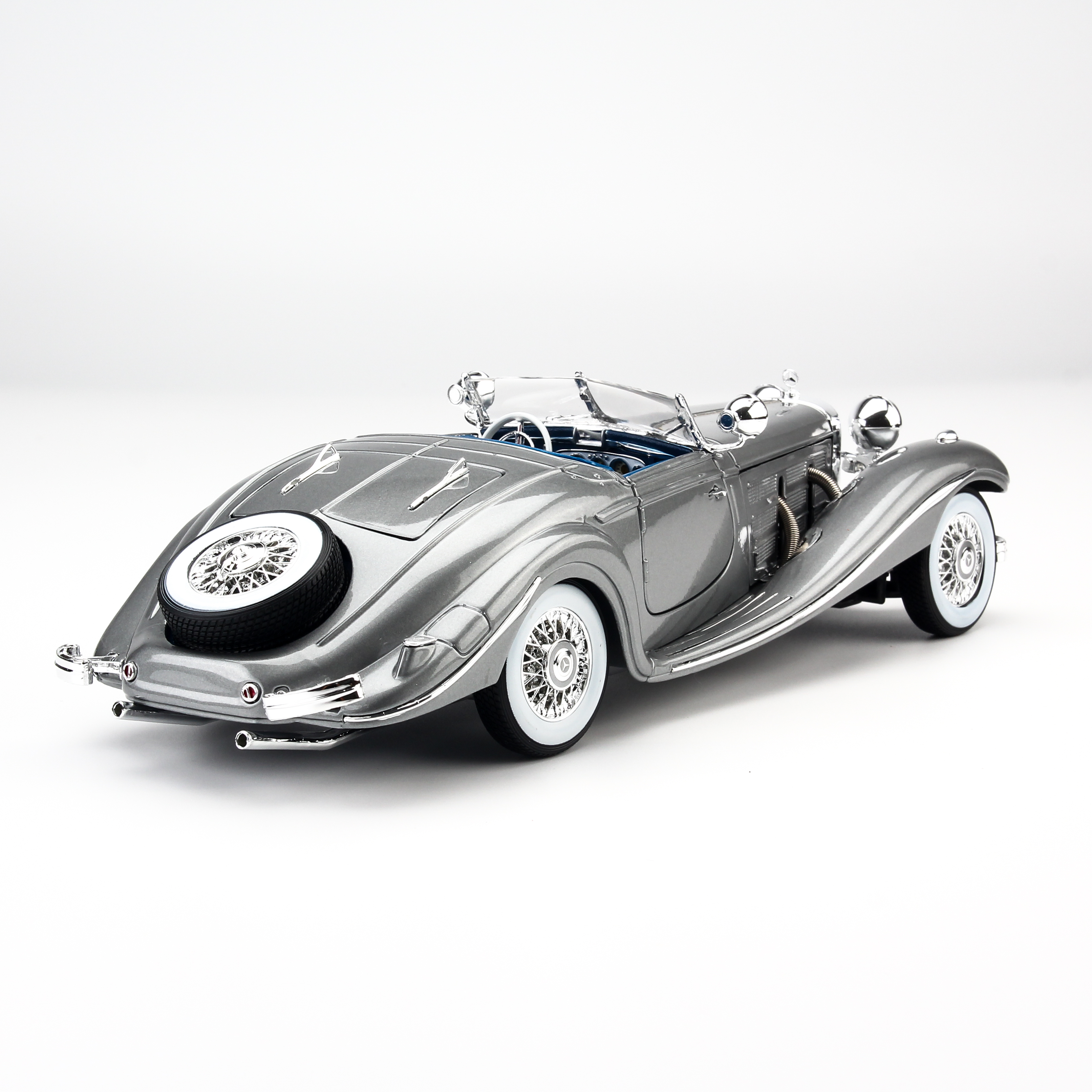 Mô Hình Xe Mercedes-Benz 500K TYP Special Roadster Grey 1:18 Maisto