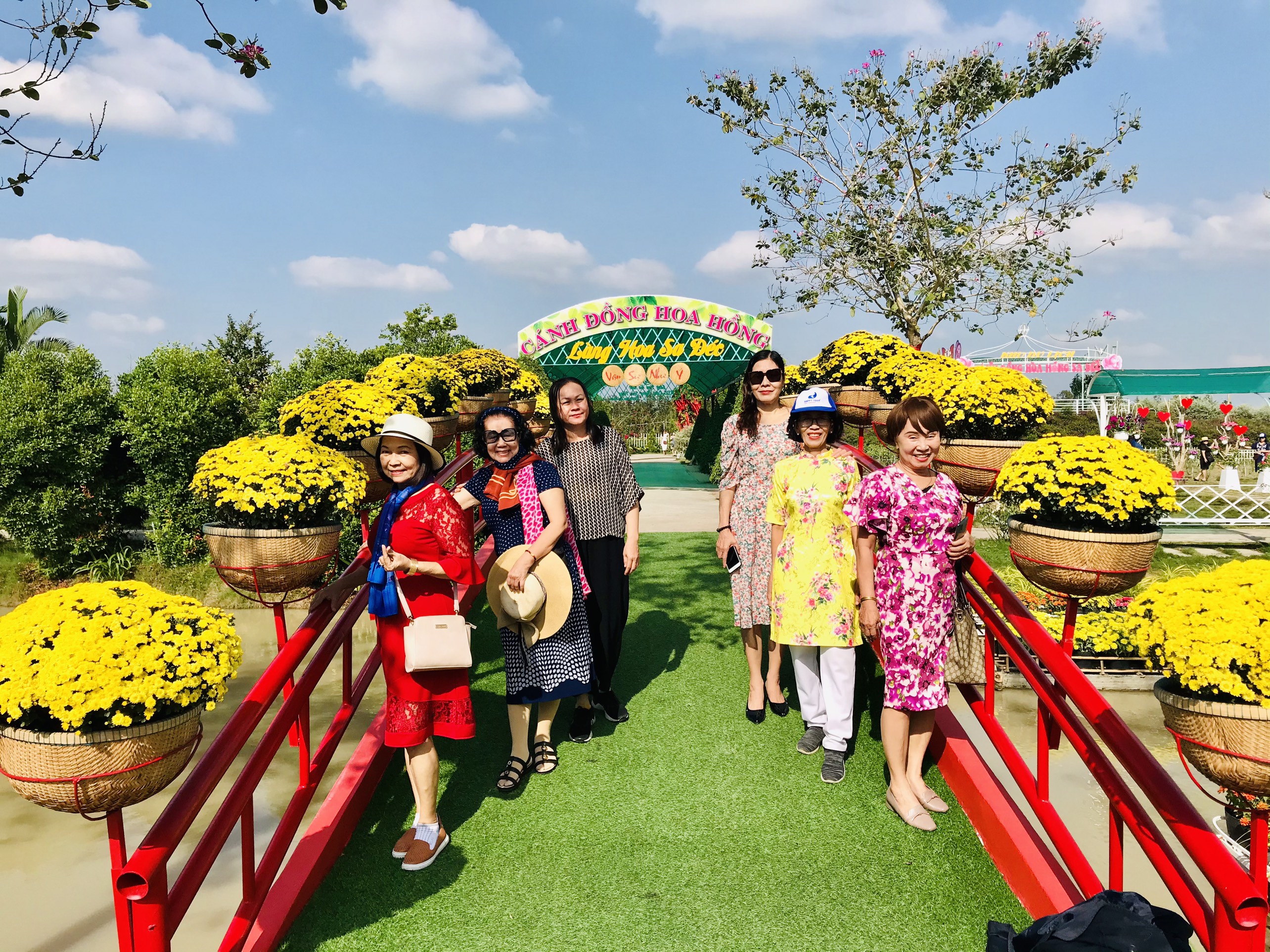 TOUR LÀNG HOA SA ĐÉC - VƯỜN QUÍT HỒNG LAI VUNG - CHÙA PHẬT NGỌC XÁ LỢI - 1 NGÀY - HAPPY TOUR