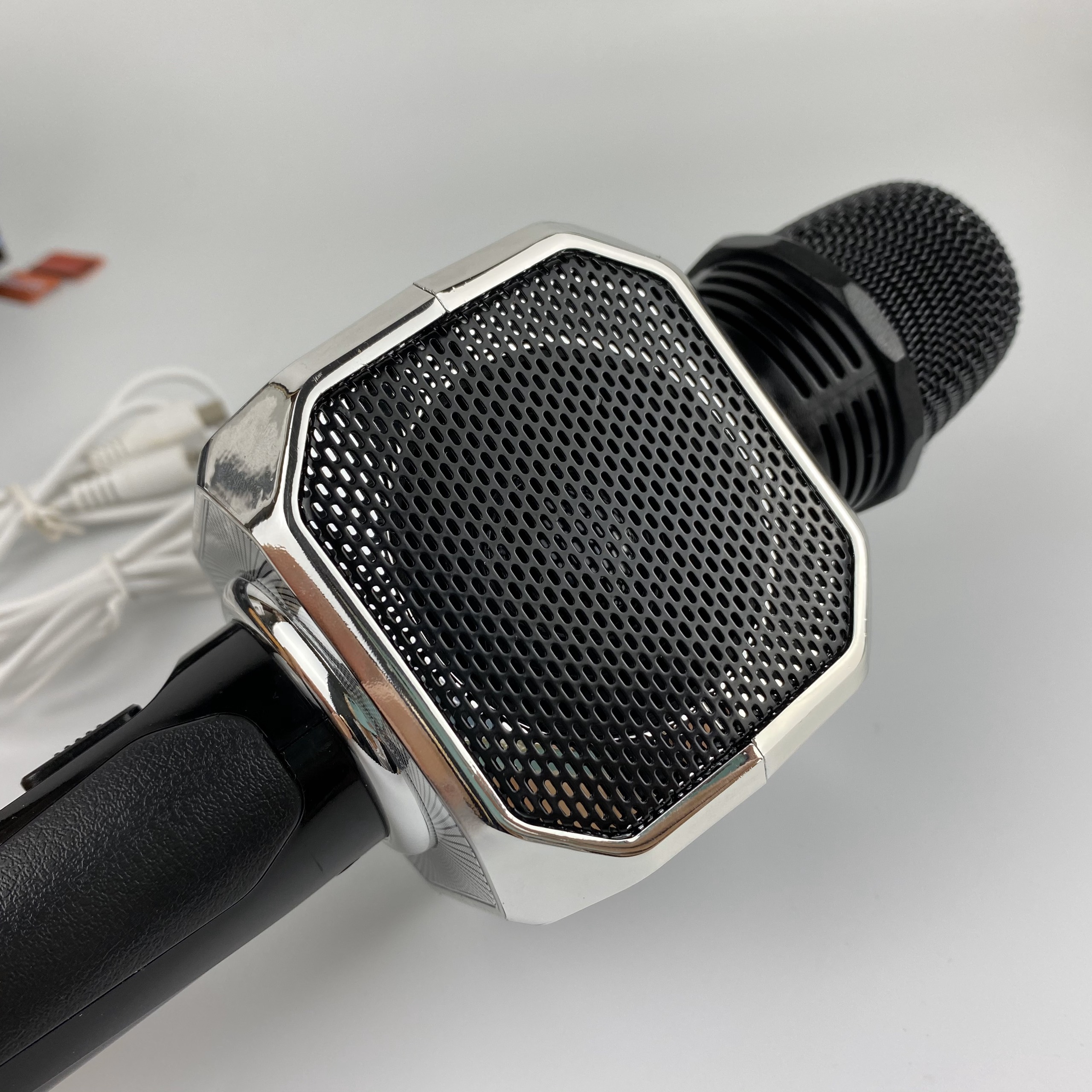 Micro Bluetooth Hát Karaoke Không Dây  SD10 Đa Năng, Nghe Nhạc Cực Hay, Mic Bắt Giọng, Cắm Usb, Thẻ Nhớ, Cổng 3.5 - Hàng chính hãng