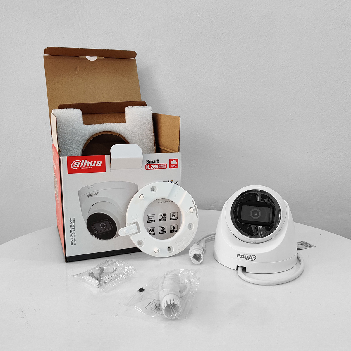 Camera IP 4MP Dahua HDW 2433T-A (PoE + Hồng Ngoại 50m) - Hàng Nhập kHẩu