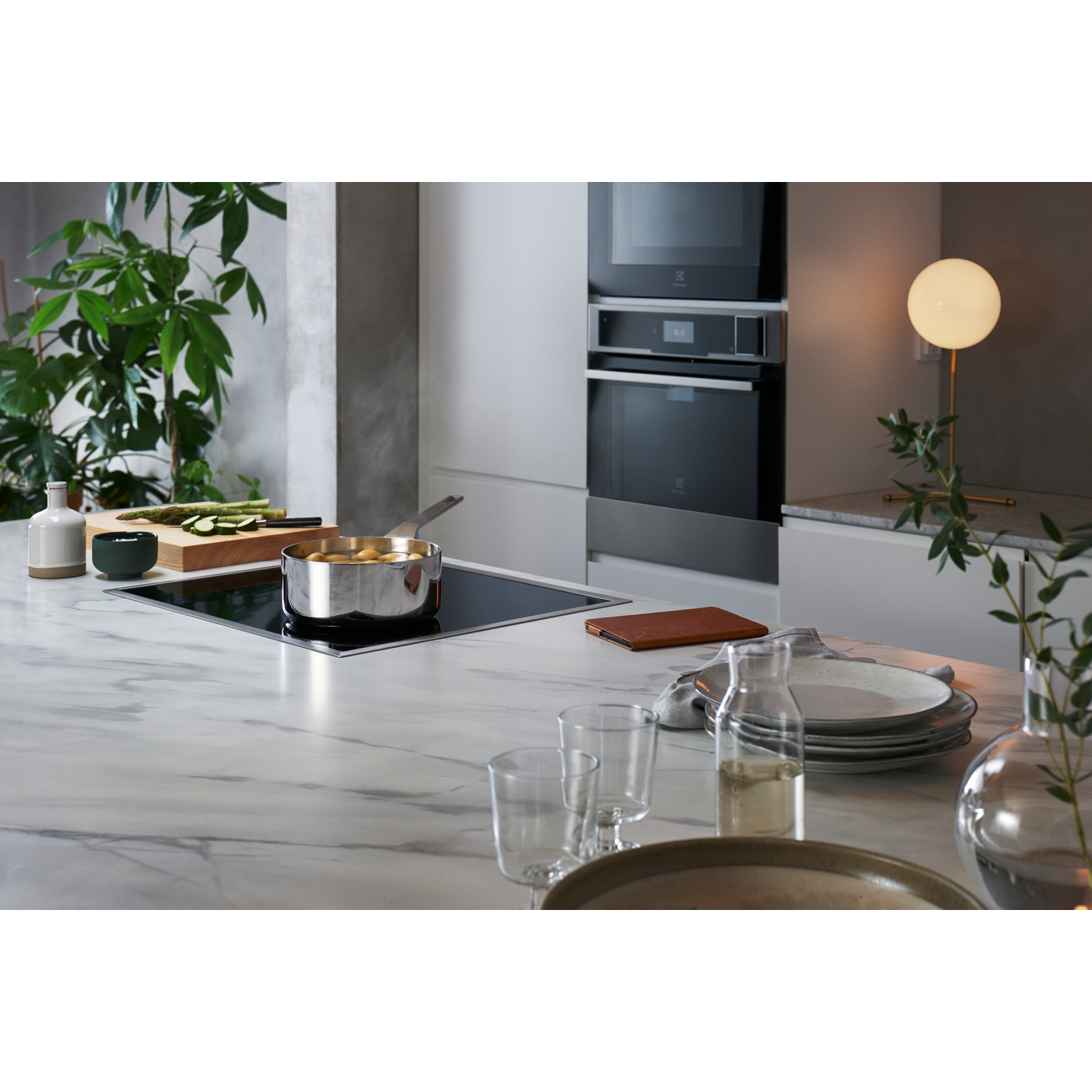 Bếp điện từ ELECTROLUX EHET66CS