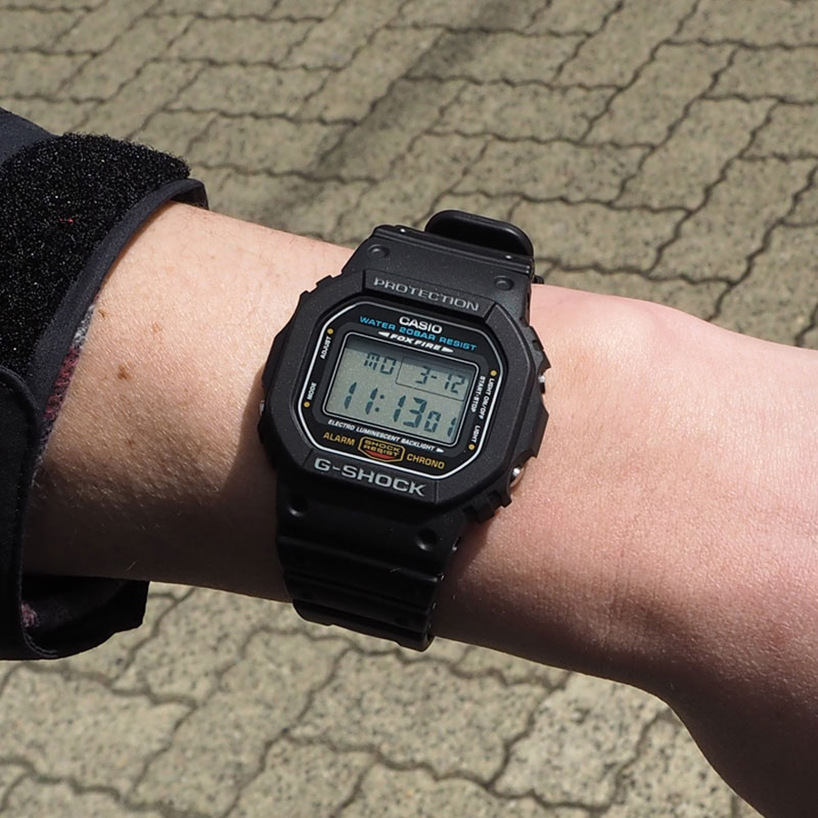 Đồng Hồ Nam Dây Nhựa Casio DW-5600E-1VDF