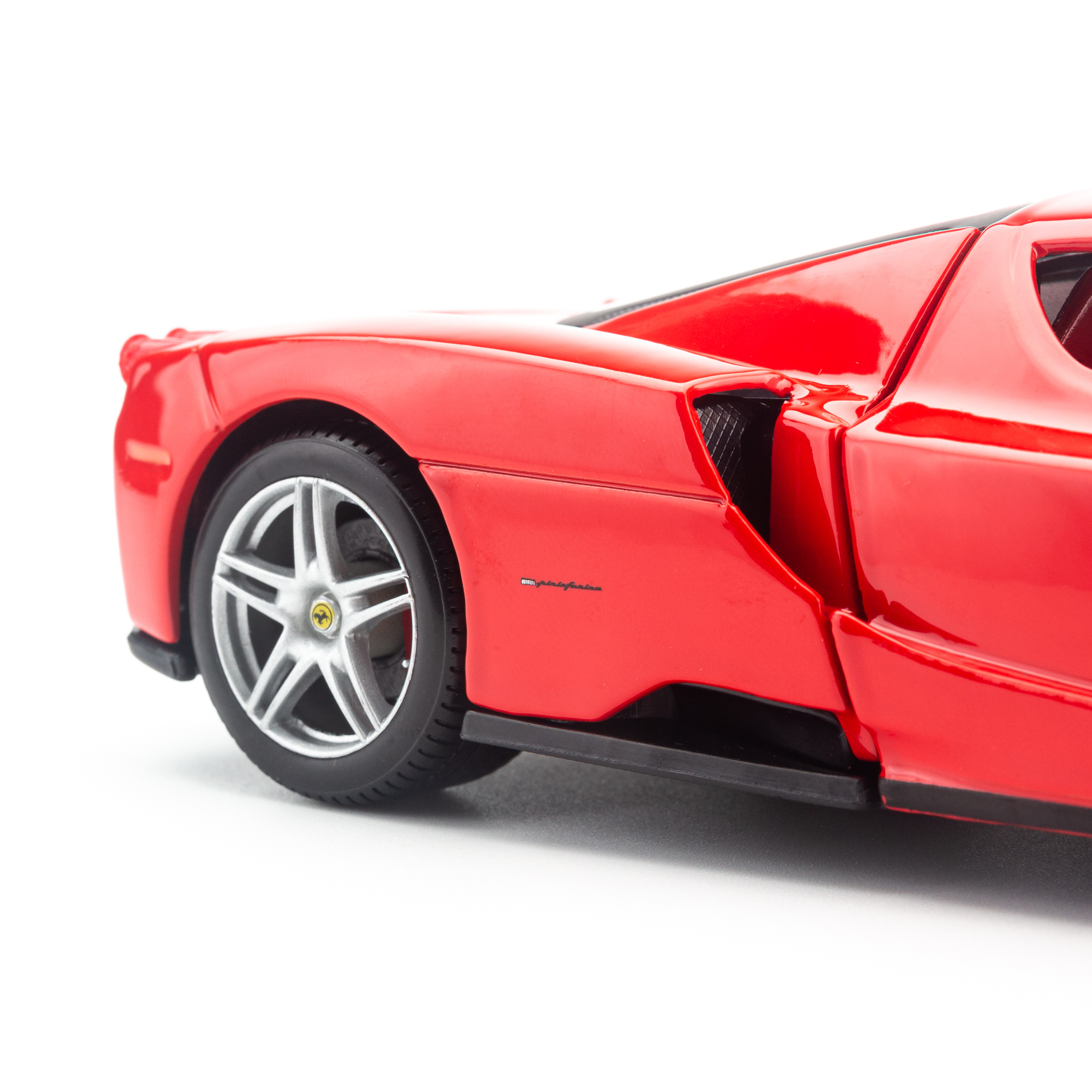 Mô Hình Xe Ferrari Enzo Red 1:24 Bburago - MH18-26006