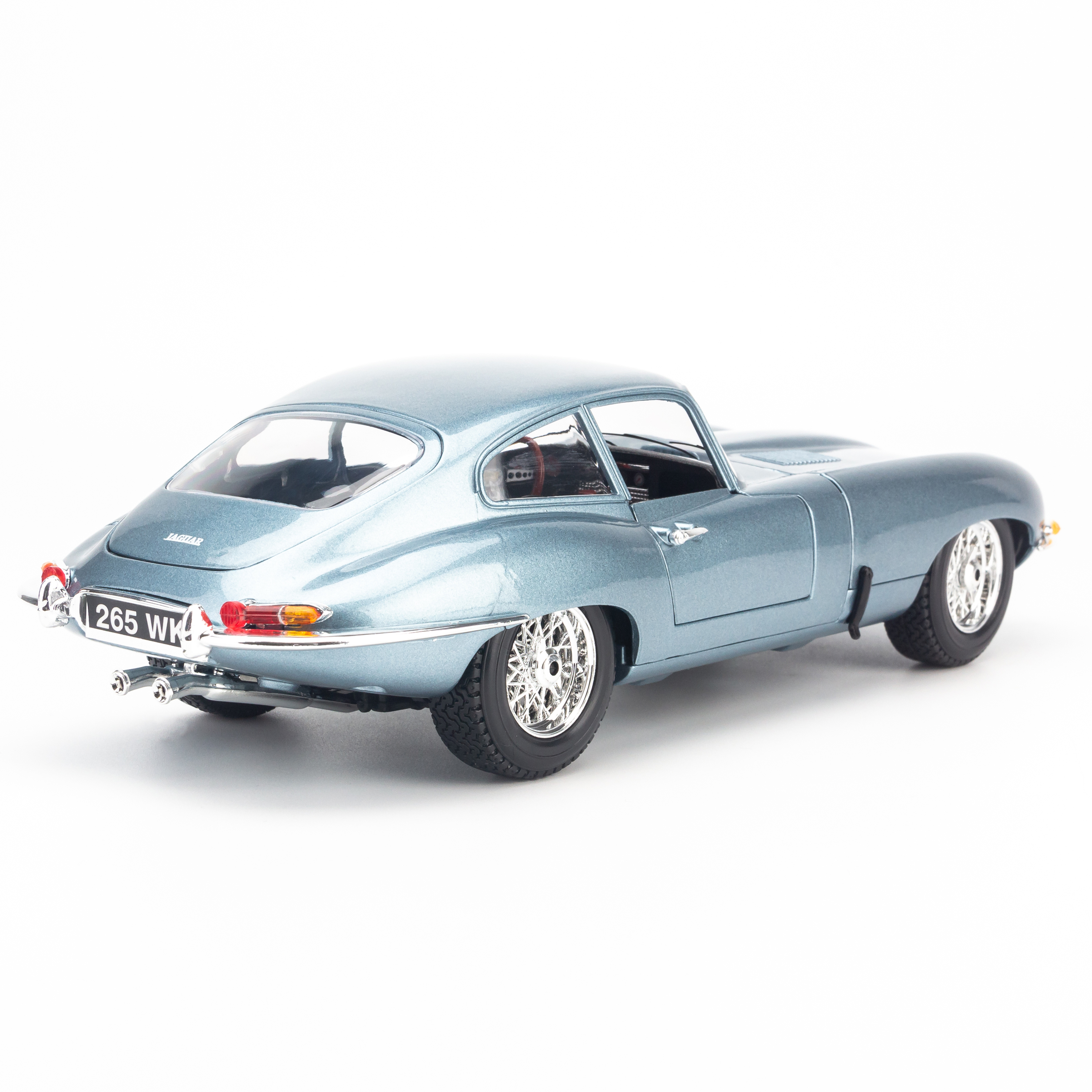 Mô Hình Xe Jaguar E-Type Coupe Silver/Blue 1:18 Bburago - MH-18-12044