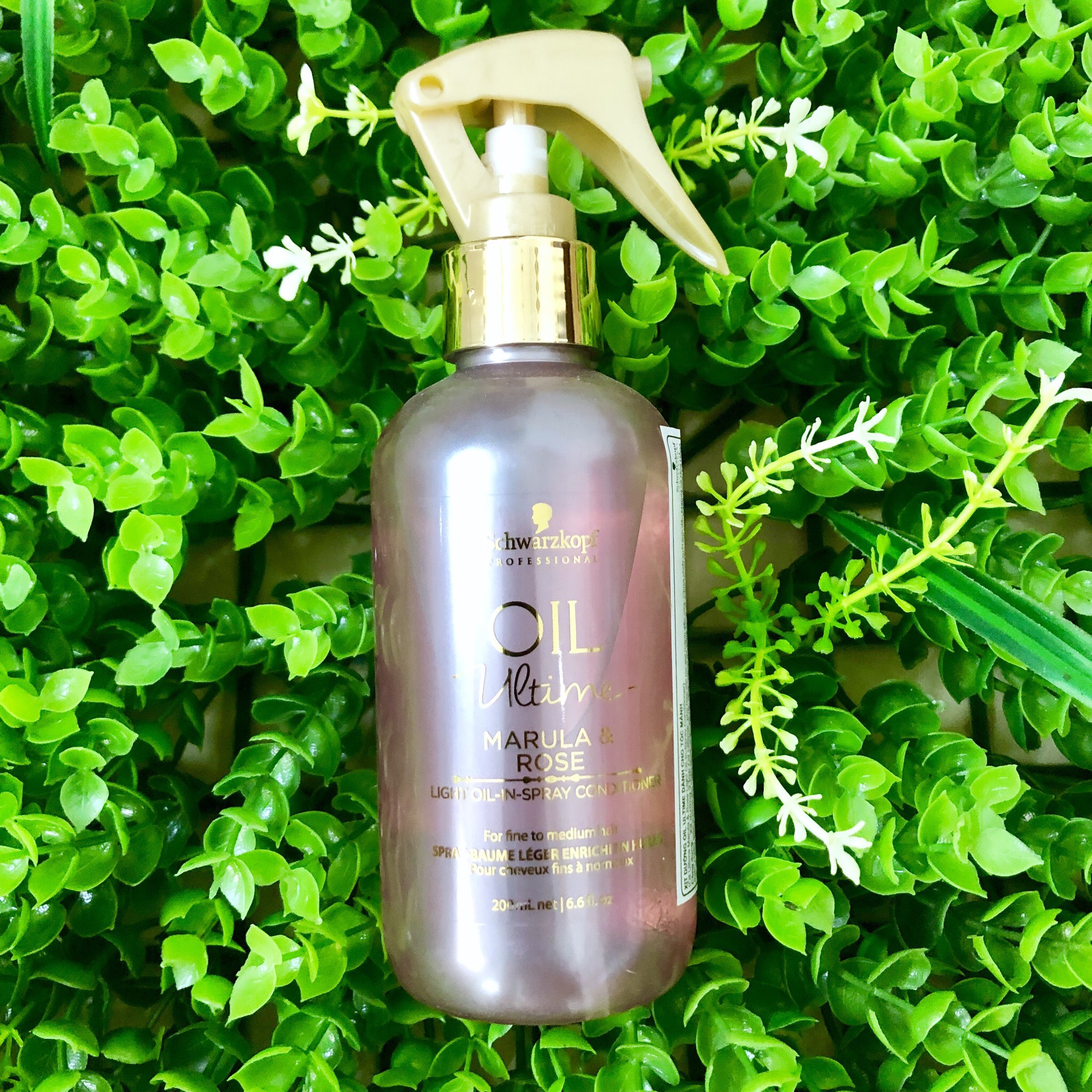 Xịt dưỡng xả khô 2 lớp cho tóc mảnh đến trung bình Schwarzkopf OIL Ultime Marula & Rose Light Oil-In-Spray Conditioner 200ml