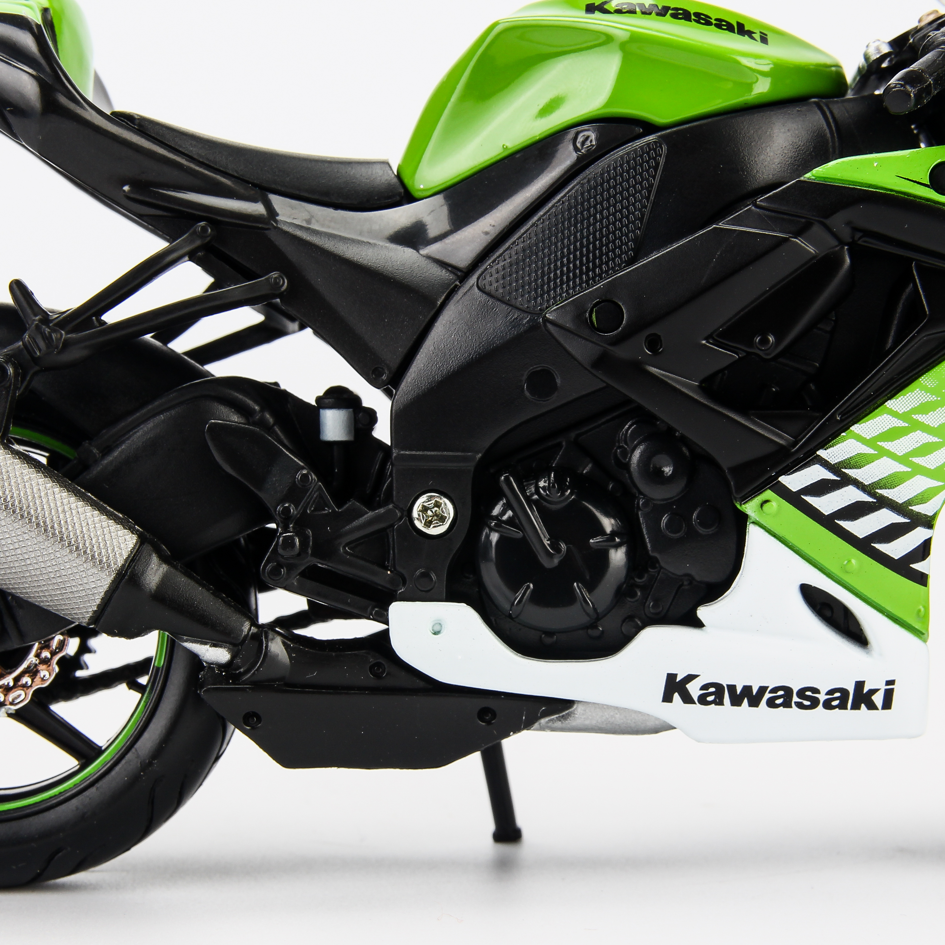 Mô hình xe Kawasaki Ninja Maisto 04074