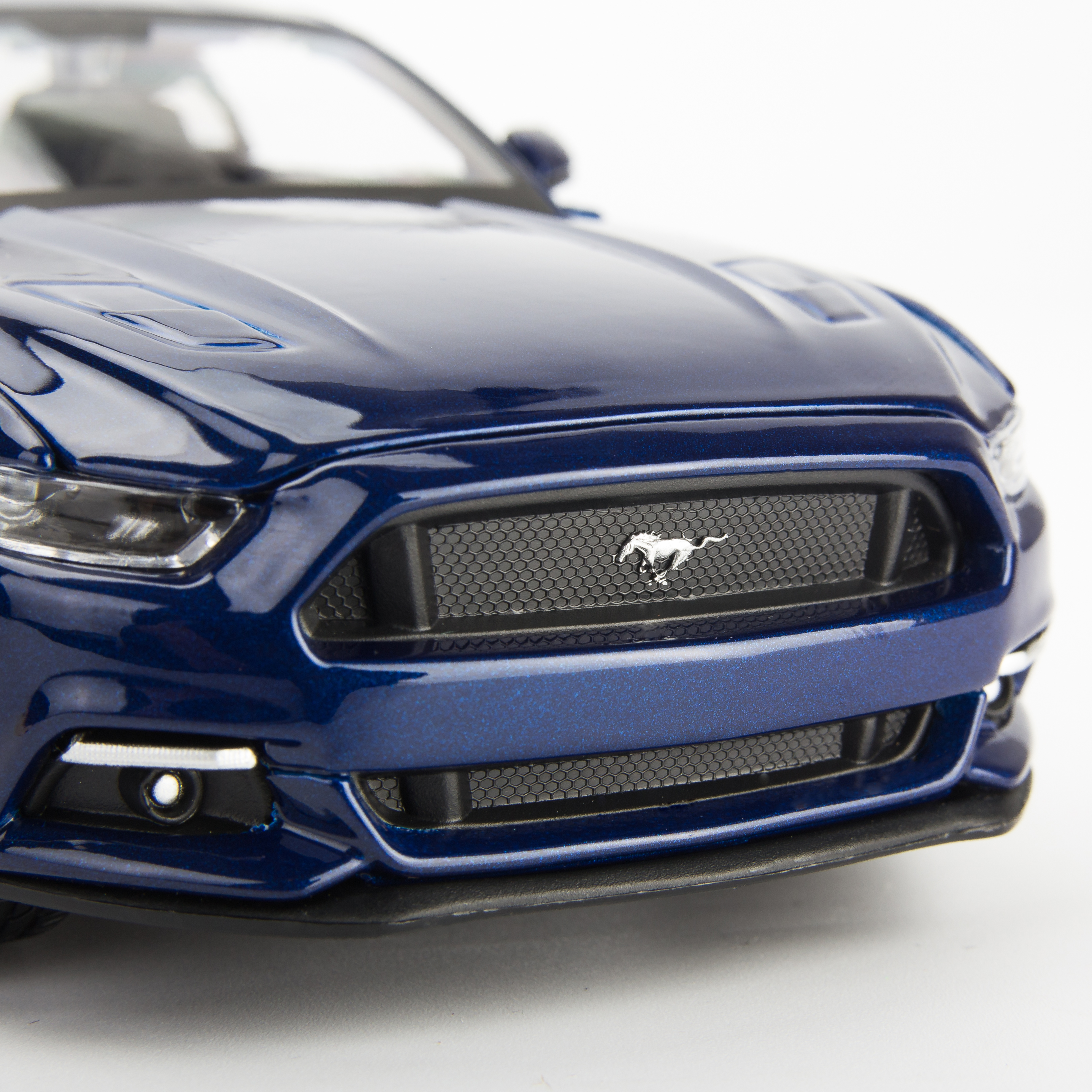 Mô Hình Xe Ford Mustang GT 2015 Blue 1:24 Maisto MH-31508