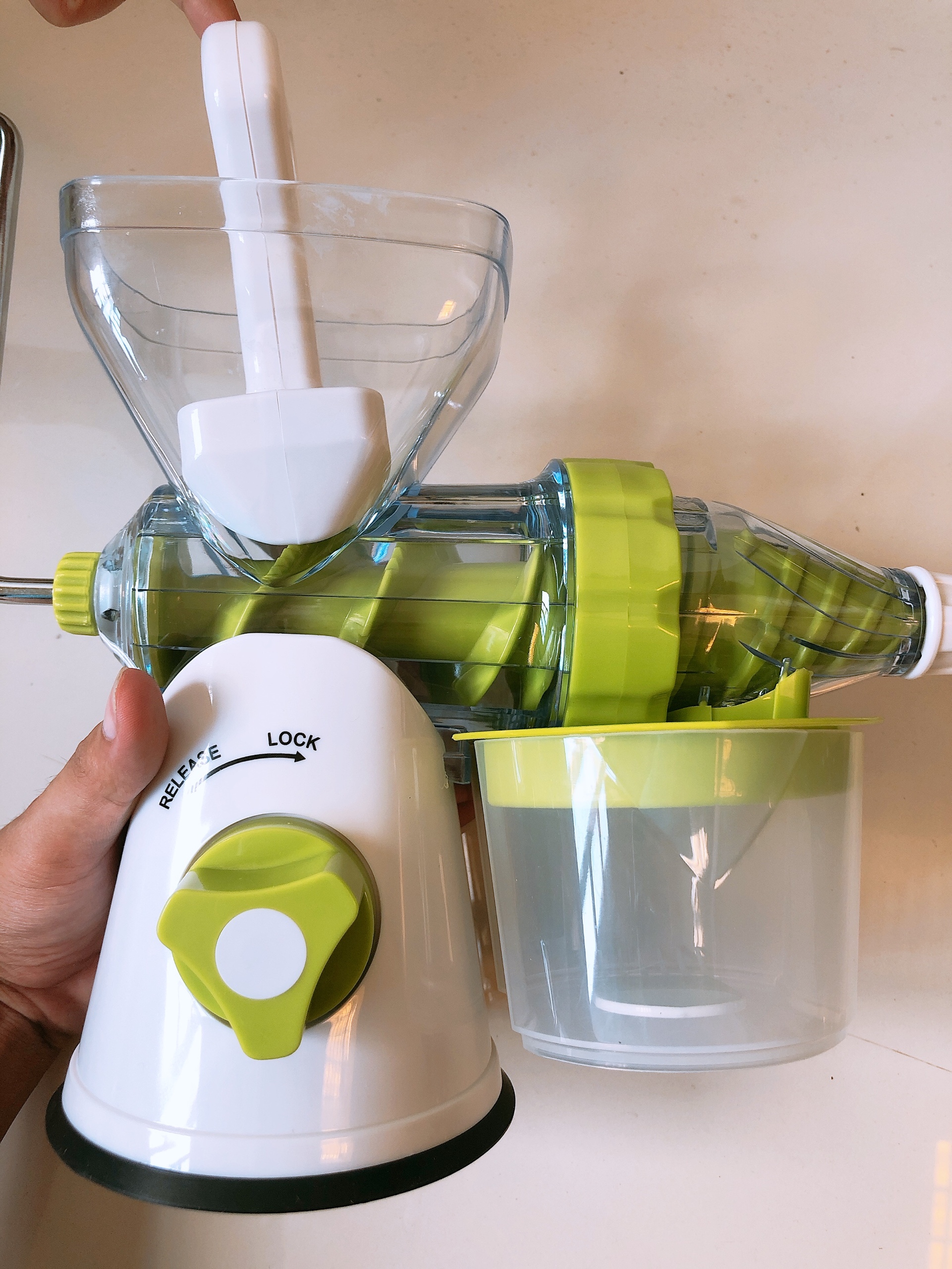 Máy xay ép hoa quả bằng tay đa năng Manual Juicer nhỏ gọn, tiện dụng, độ bền cao, chất liệu nhựa ABS an toàn cho người sử dụng