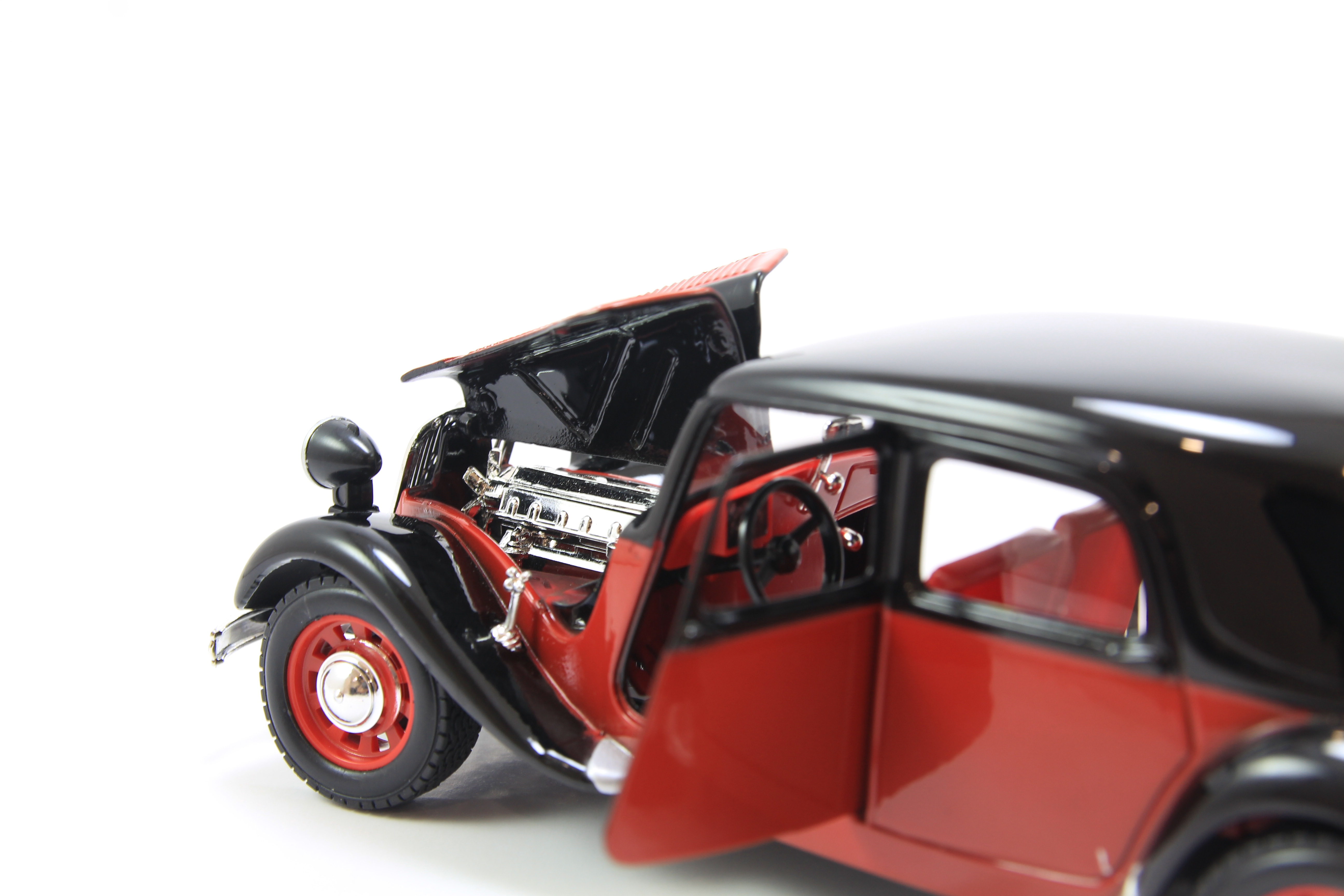 Mô Hình Xe Citroen TA 15CV TA 1938 Black/Red 1:24 Bburago - MH18-22017