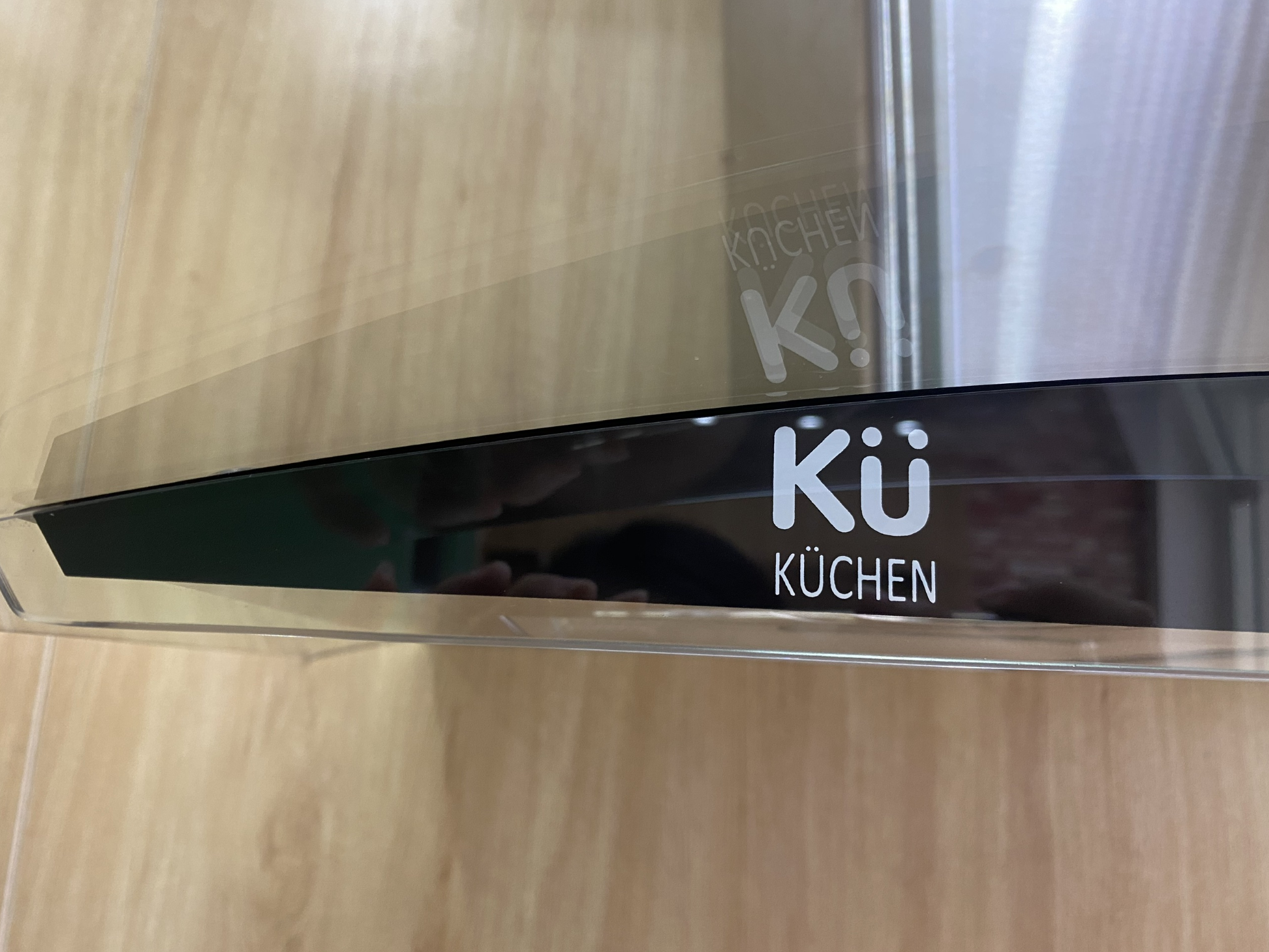 Máy Hút Mùi KUCHEN ĐỨC - KU CURVED 70CM - Dạng Kính Cong , Cảm Ứng - Hàng Chính Hãng