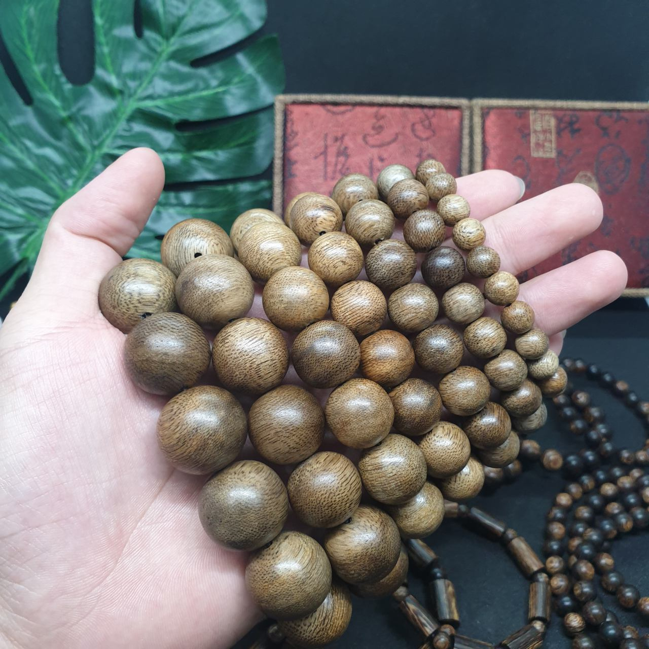 Vòng Tay Trầm Hương Hạt Tròn Đơn Từ Trầm Tốc Lào Tự Nhiên
