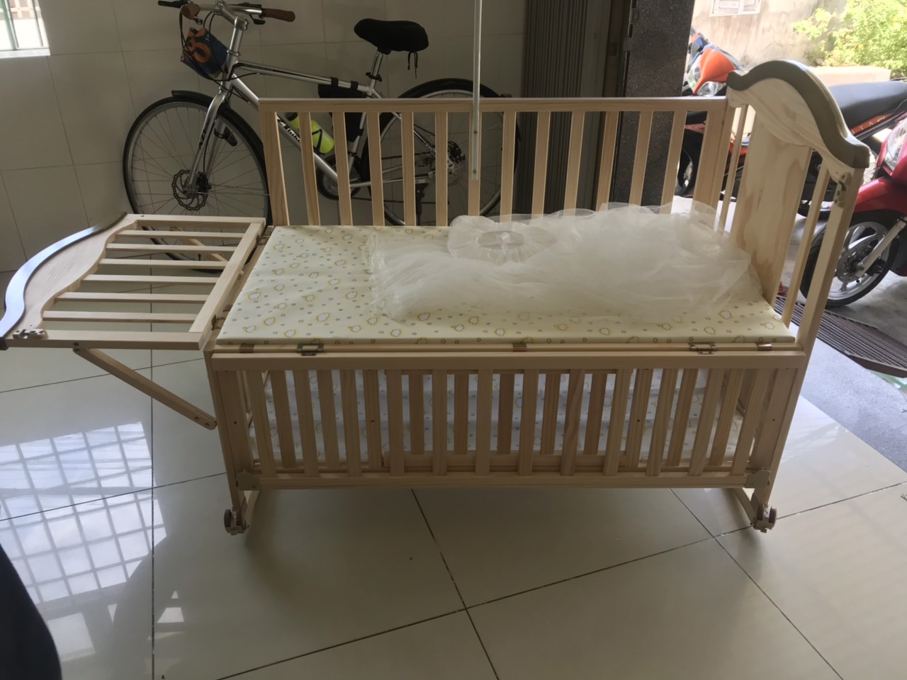 Nôi cho trẻ em thông minh 6 chức năng kèm quây đệm cotton. Cũi sử dụng gỗ chất lượng cao an toàn cho bé sử dụng