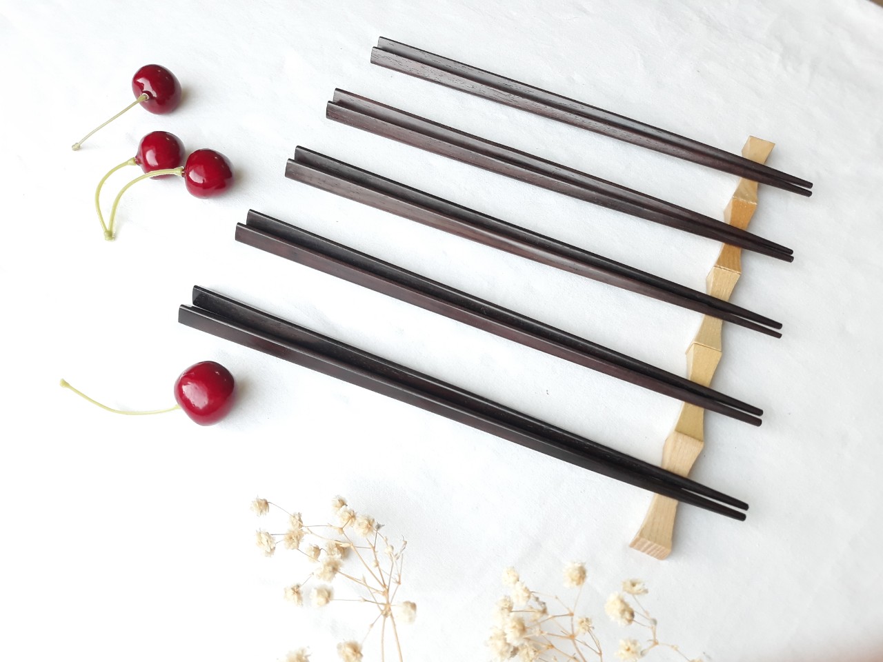 Đũa gỗ Trắc trái tim tình yêu 23cm - Bộ 5 đôi