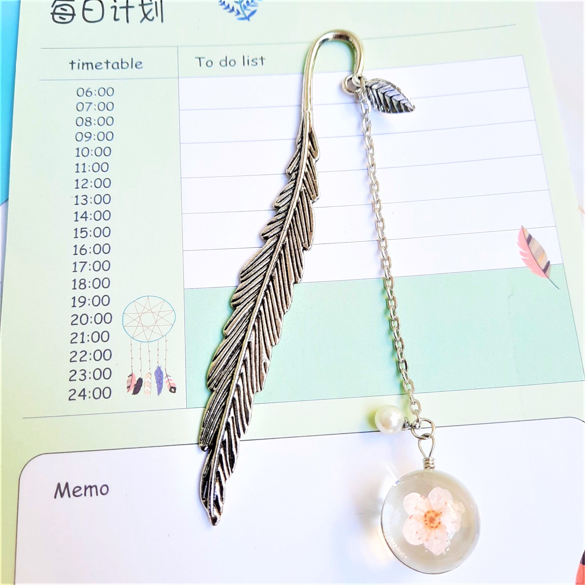 Combo 2 Bookmark Đánh Dấu Sách Lông Vũ Kim Loại Phối Quả Cầu Thủy Tinh Hình Hoa Anh Đào  Và Gấu Nâu Đậm