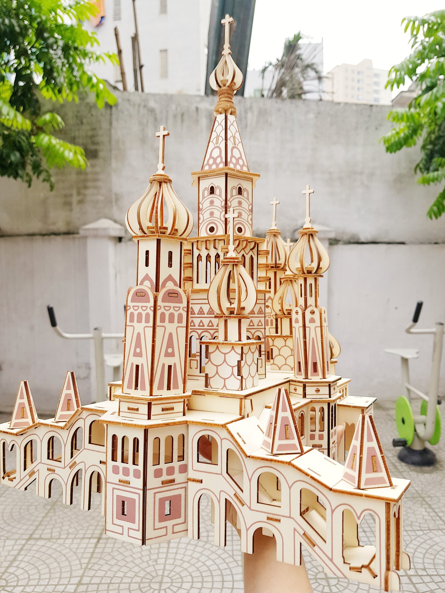 Đồ chơi lắp ráp gỗ 3D Mô hình Lâu Đài Saint Basil's Cathedral XE-G013H Laser