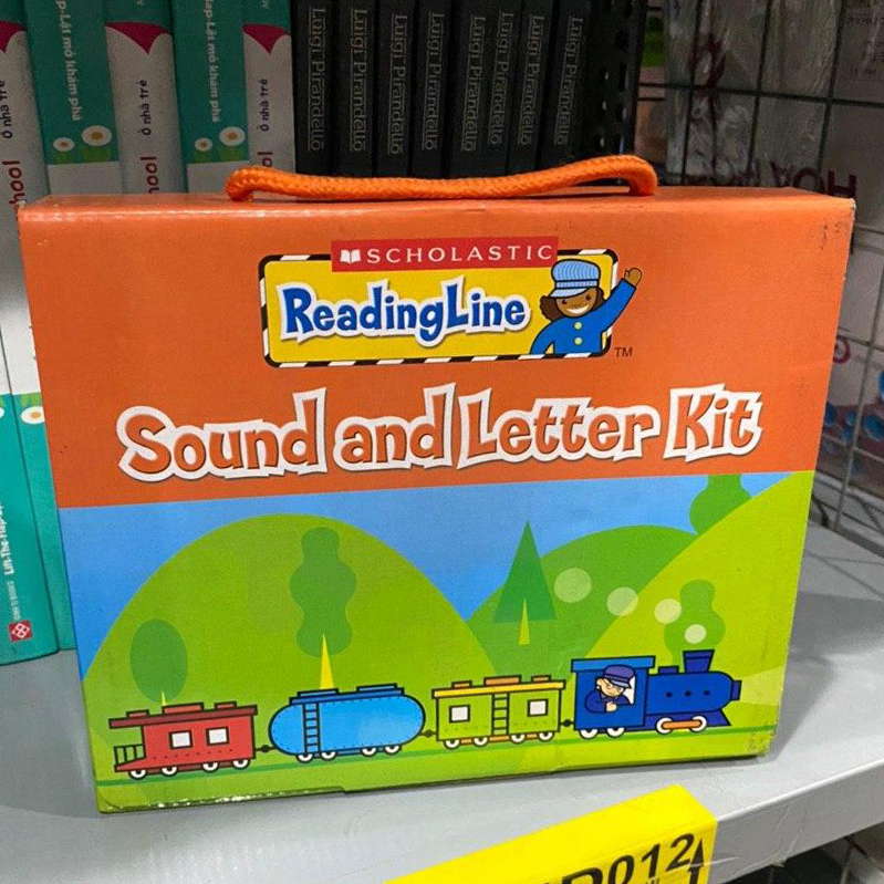 [Hàng thanh lý miễn đổi trả] Scholastic ReadingLine Sound and Letter Kit (Include 26 Books)