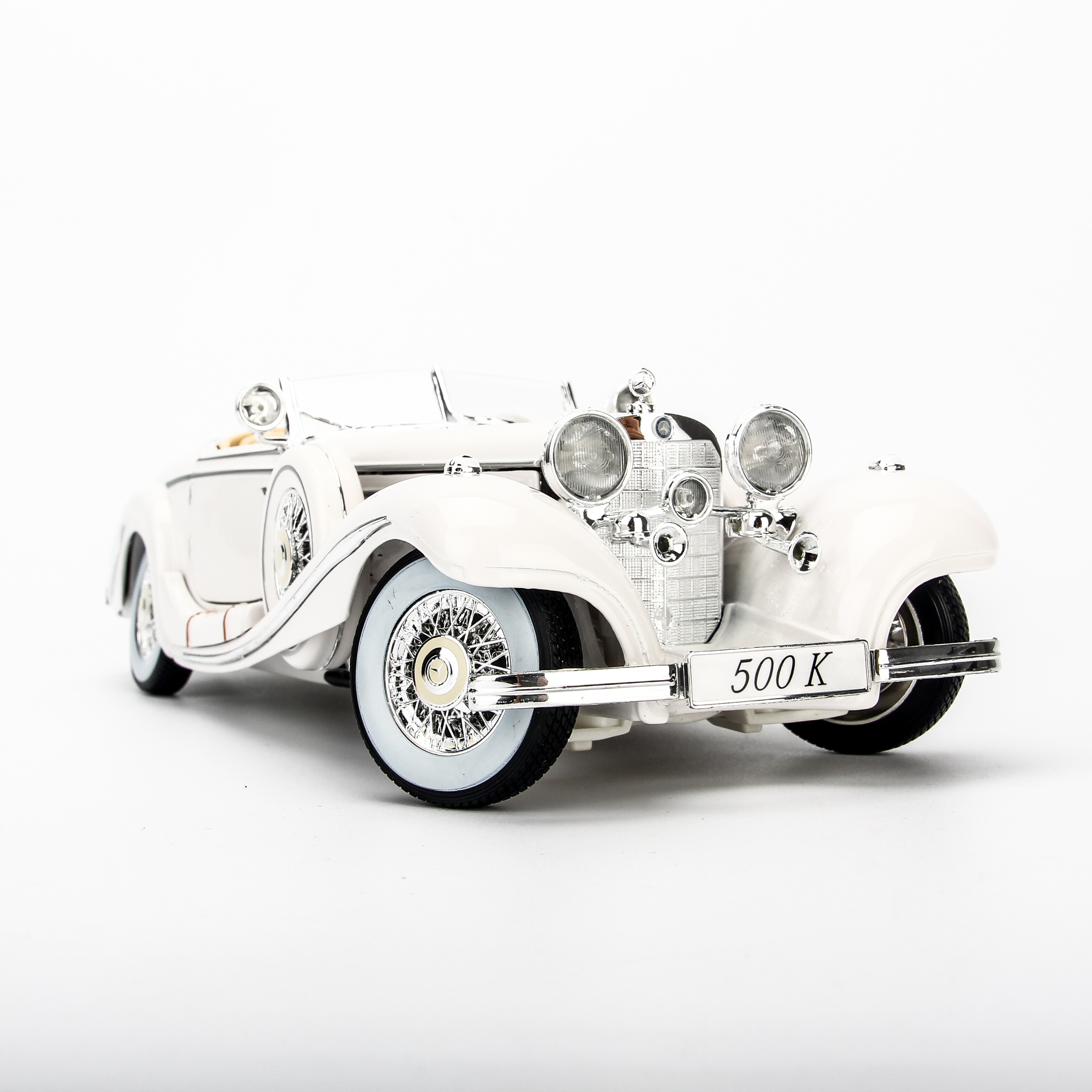 Mô Hình Xe Mercedes-Benz 500K TYP Special Roadster White 1:18 Maisto- MH 36055