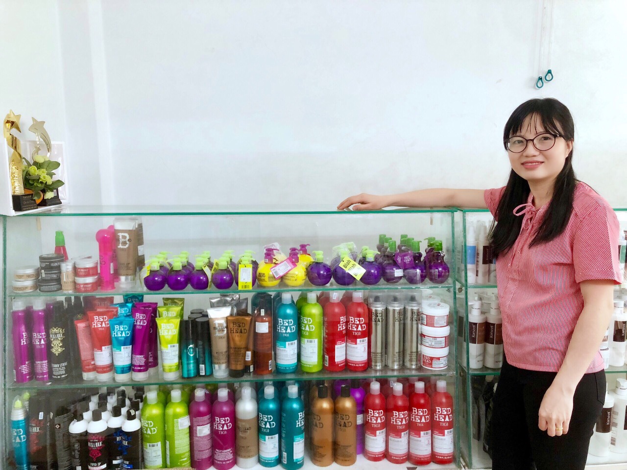 Keo xịt bóng tóc TIGI Bed Head Masterpiece shine hairspray giữ nếp cứng vừa Mỹ