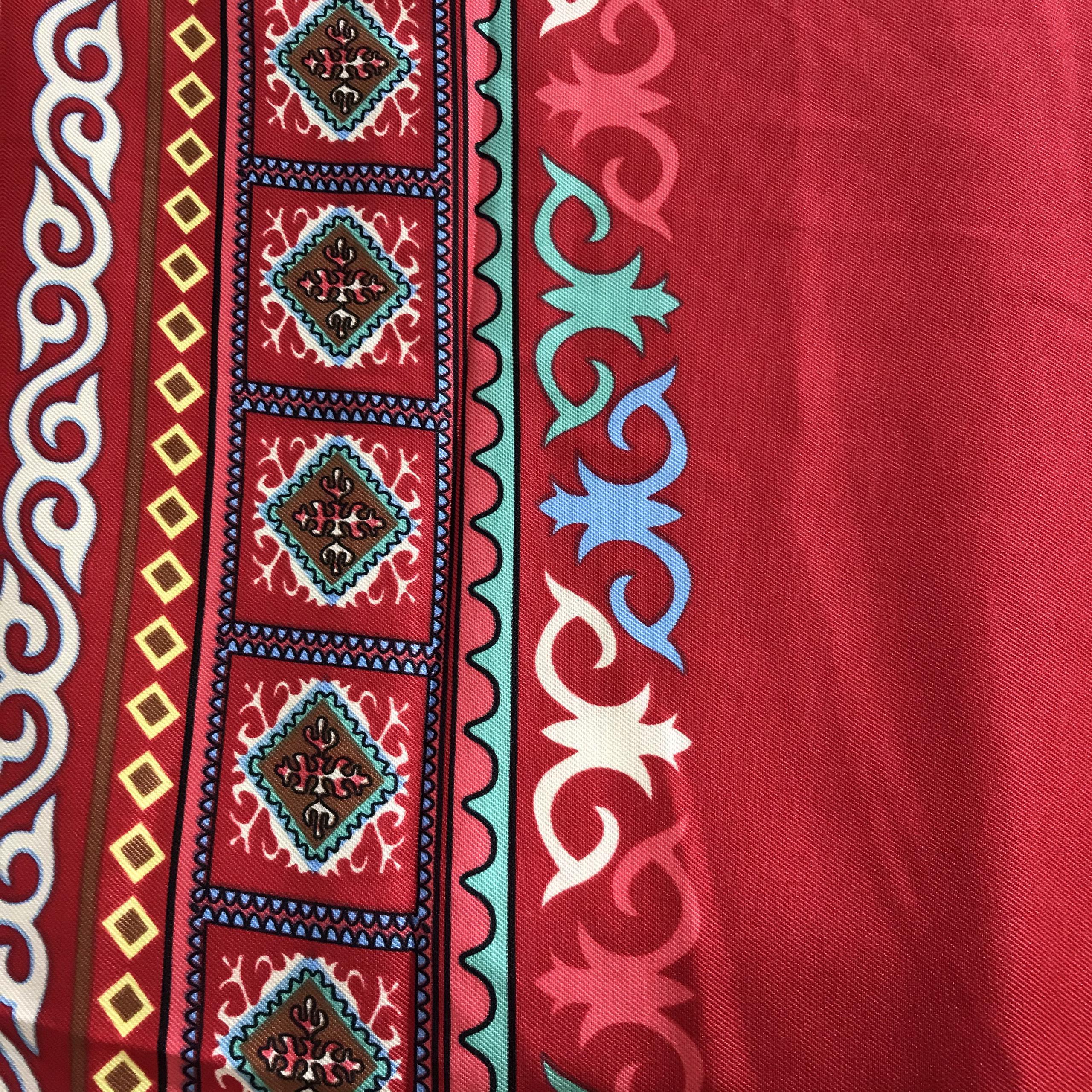 Khăn choàng boho đi biển phối viền thổ cẩm - Mã VS002
