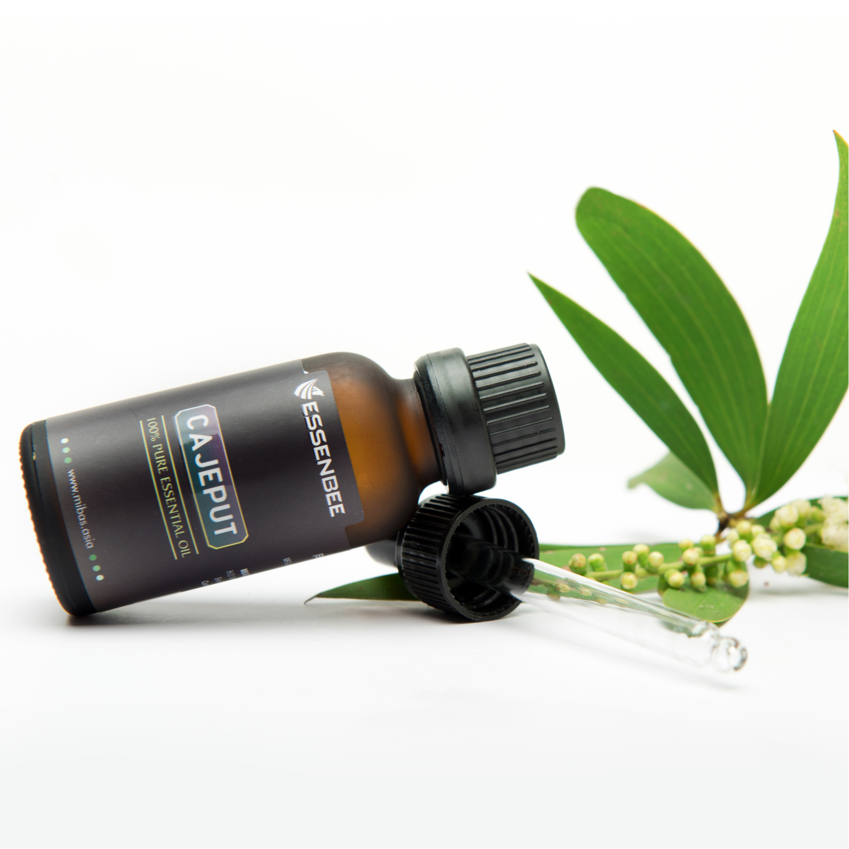 Tinh dầu thiên nhiên Tràm Gió - Essenbee - 30ml - Chống cảm lạnh, giảm ho, chống đầy hơi và khó tiêu. Chống côn trùng và muỗi đốt. Thích hợp và an toàn với phụ nữ mang thai và trẻ nhỏ.