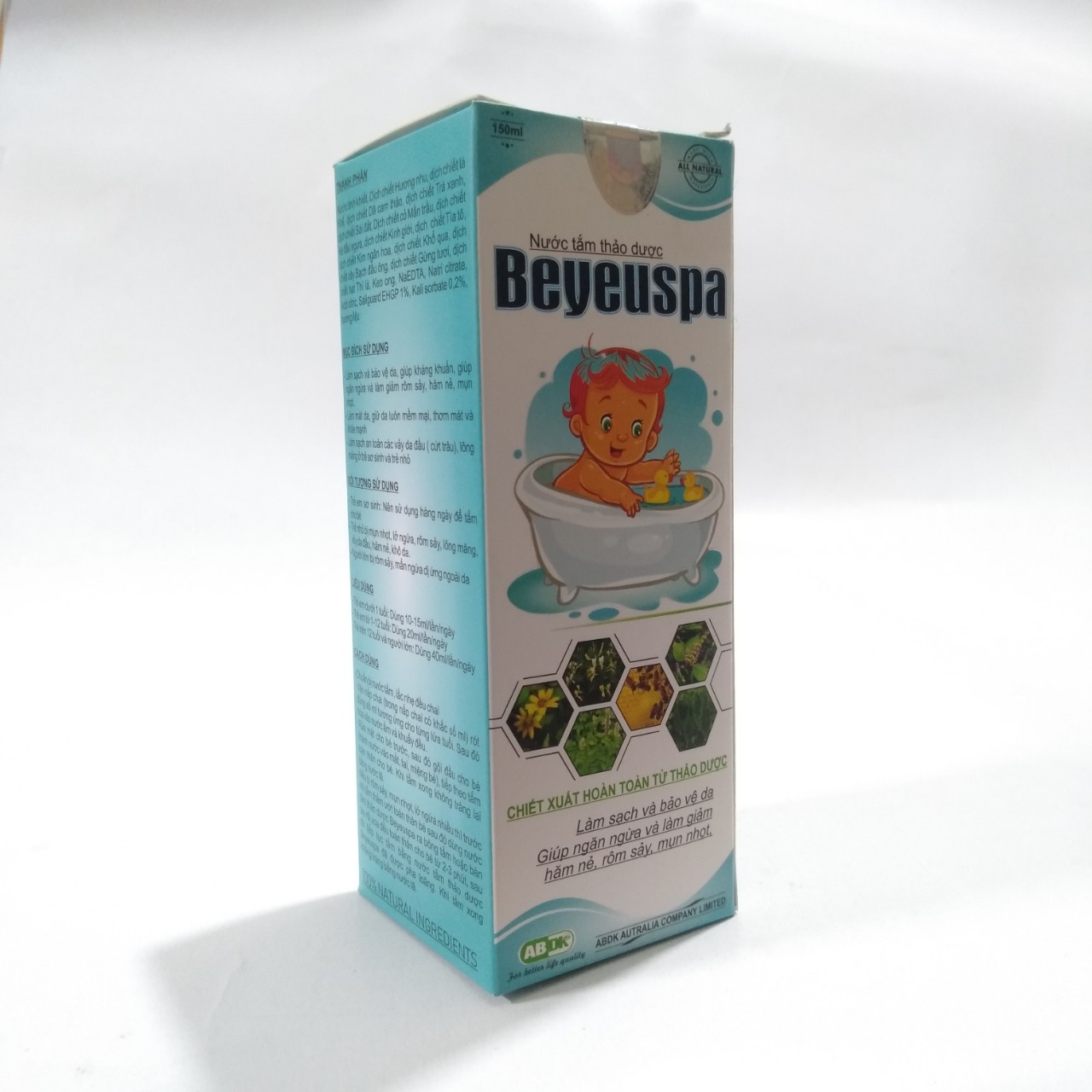 Sữa tắm thảo dược Beyeuspa chai 150ml-  Làm sạch và bảo vệ da, giúp kháng khuẩn, ngăn ngừa và làm giảm rôm sẩy, hăm nẻ, mụn nhọt.  Làm mát da, giữ da luôn mềm mại, thơm mát và khỏe mạnh